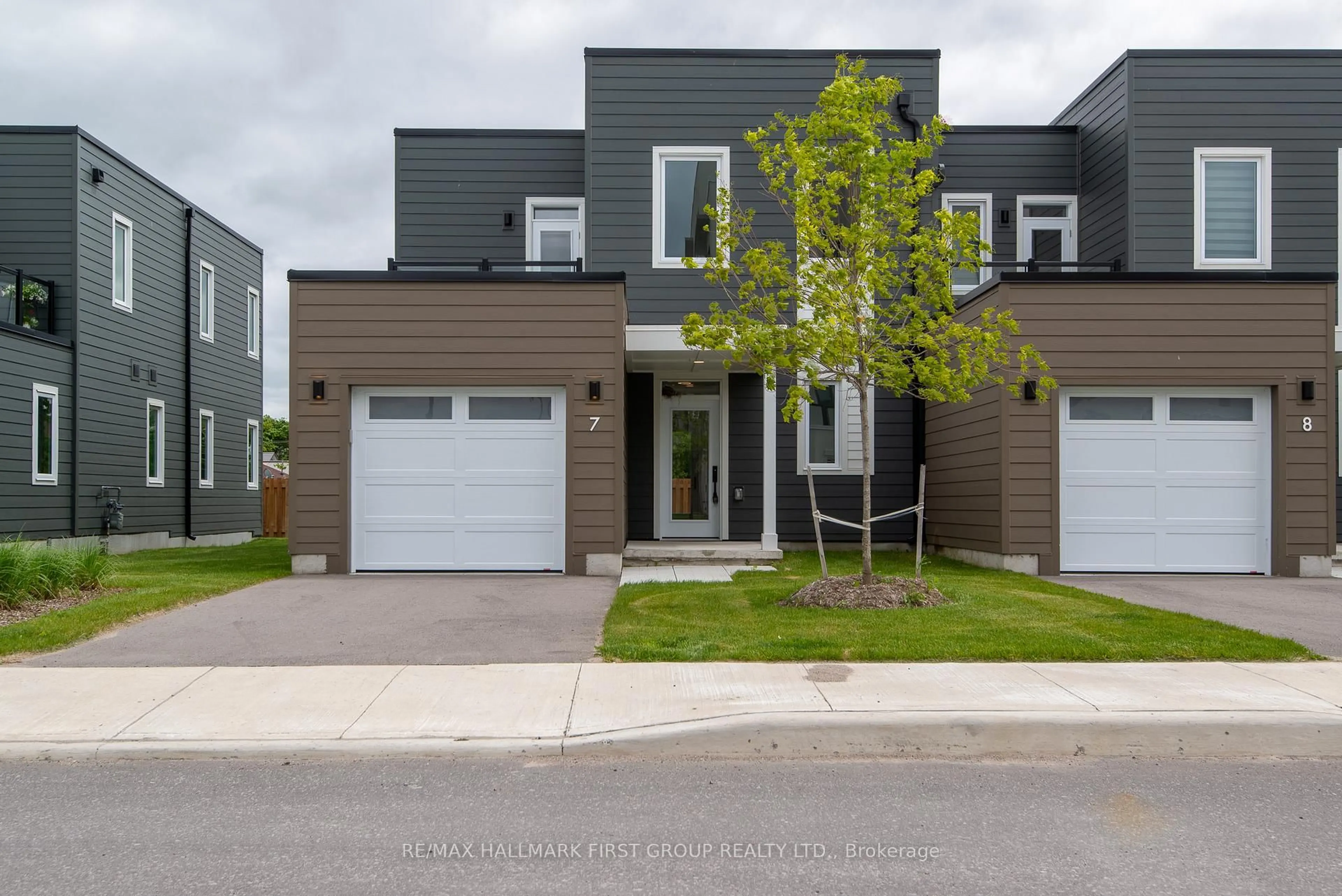 Home with vinyl exterior material, street for 19 West St #7, Kawartha Lakes Ontario K0M 1N0