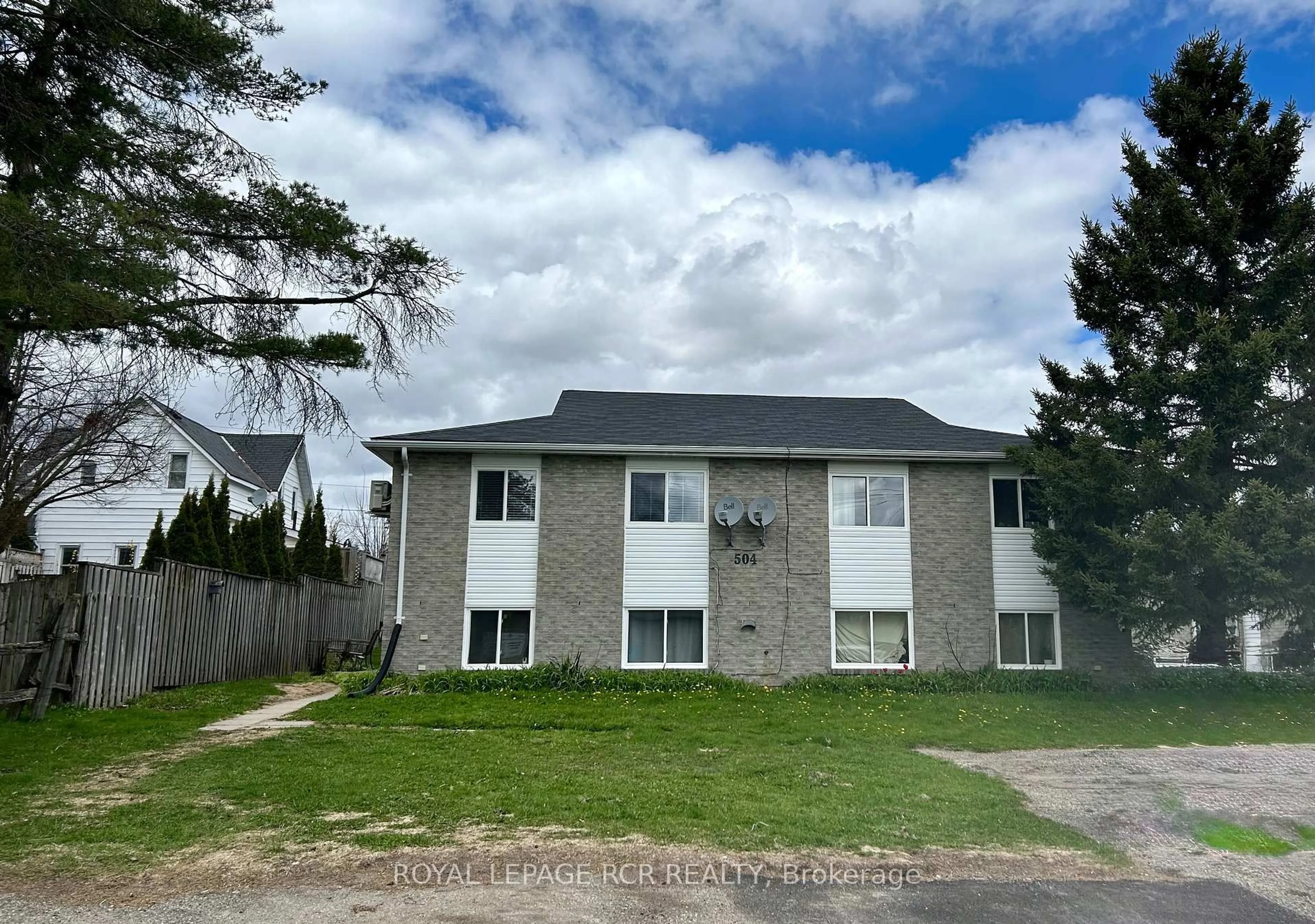 A pic from outside/outdoor area/front of a property/back of a property/a pic from drone, unknown for 504 Andrew St, Shelburne Ontario L9V 2Z1