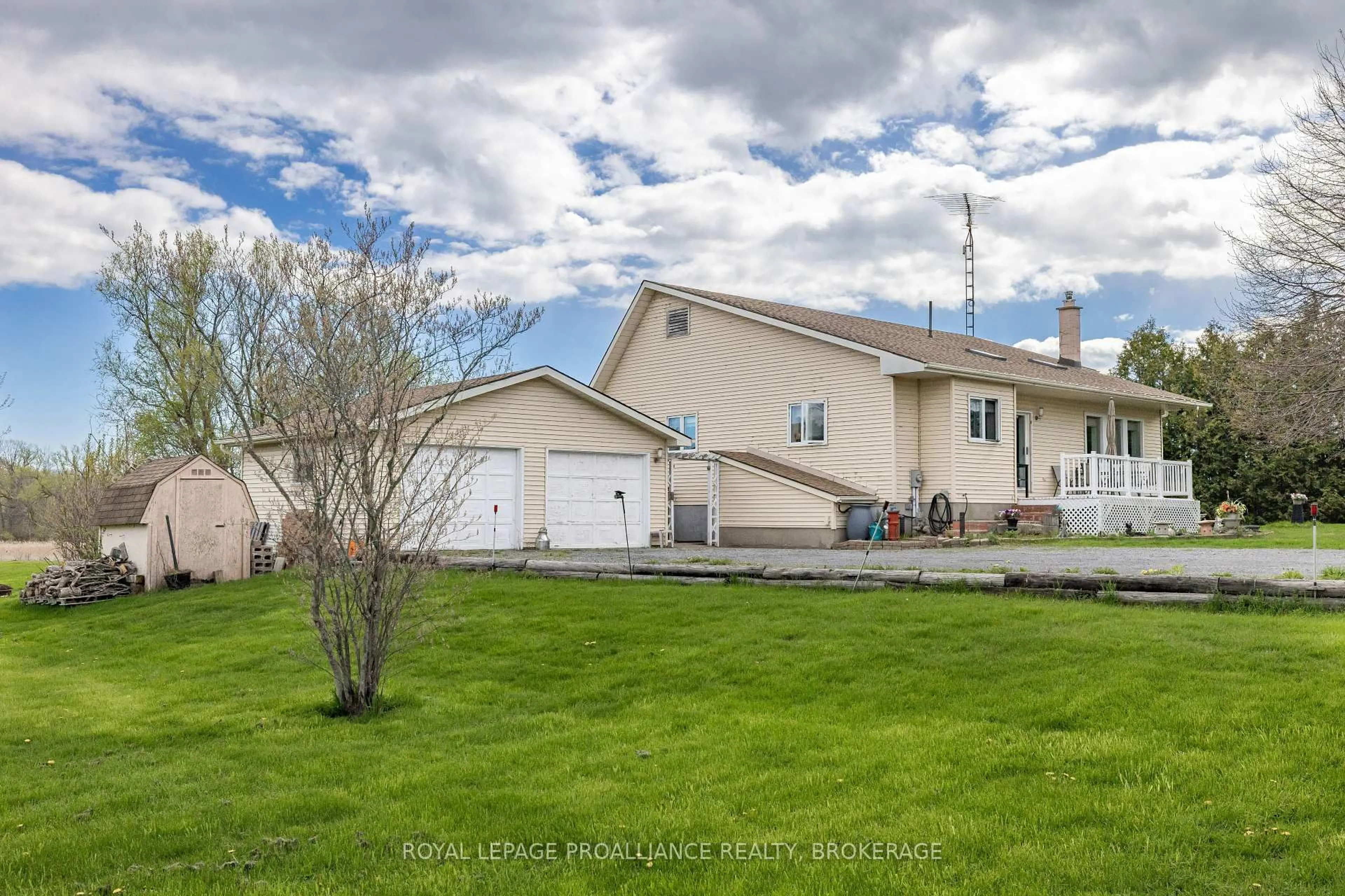 A pic from outside/outdoor area/front of a property/back of a property/a pic from drone, unknown for 706 Spithead Rd, Gananoque Ontario K7G 2V6