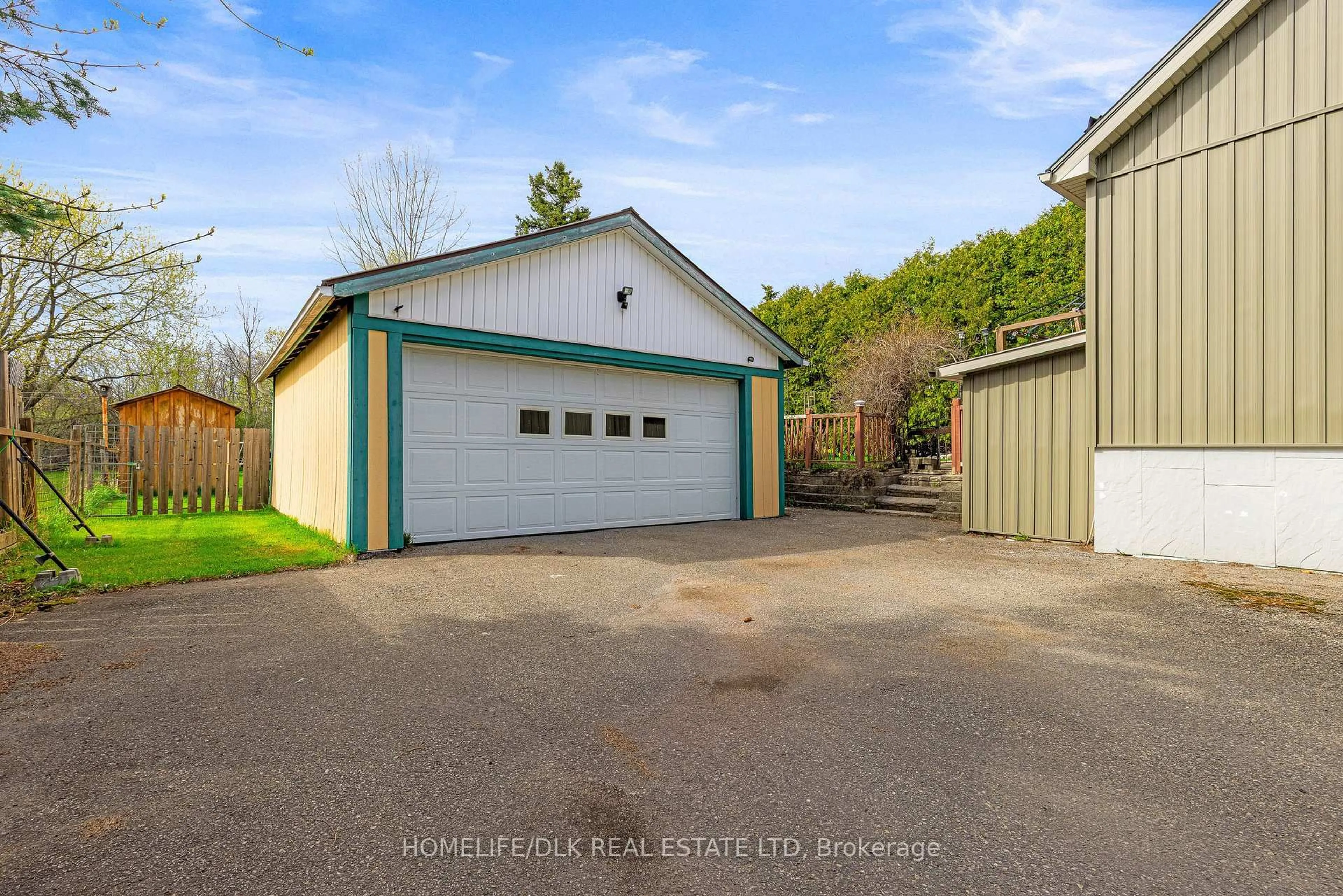 Indoor garage for 2370 2nd Concession Rd, Augusta Ontario K0E 1T0