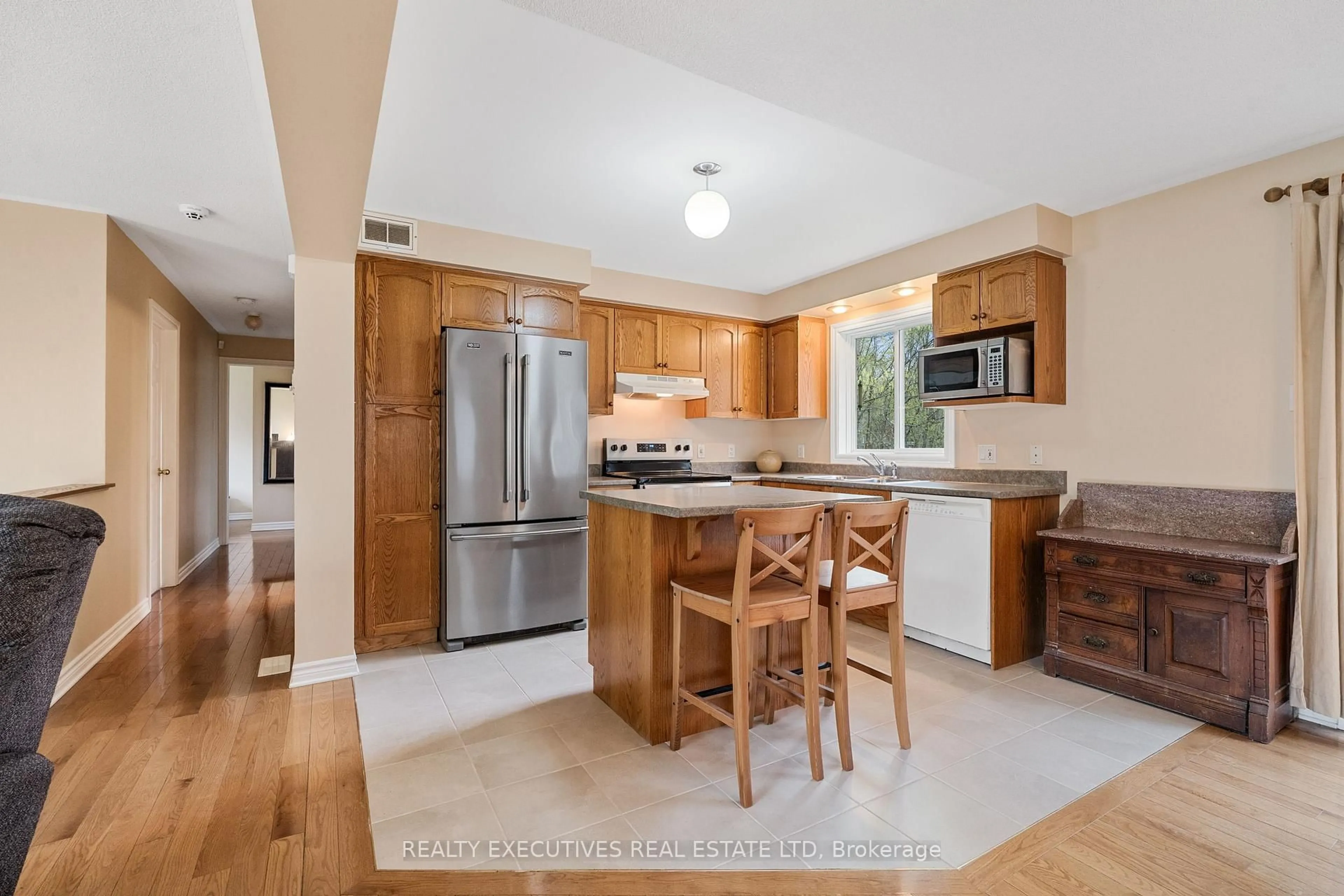 Open concept kitchen, unknown for 7645 Lawrence St, Vernon Ontario K0A 3J0