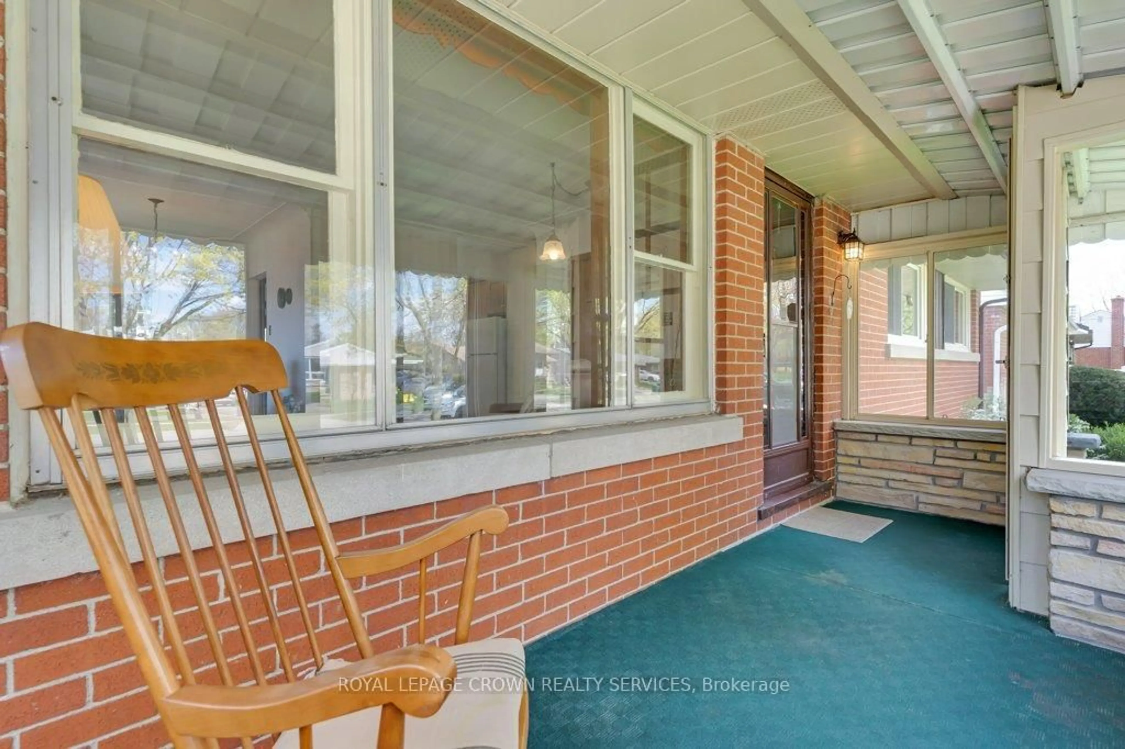 Patio, street for 171 Clark Ave, Kitchener Ontario N2C 1Y1
