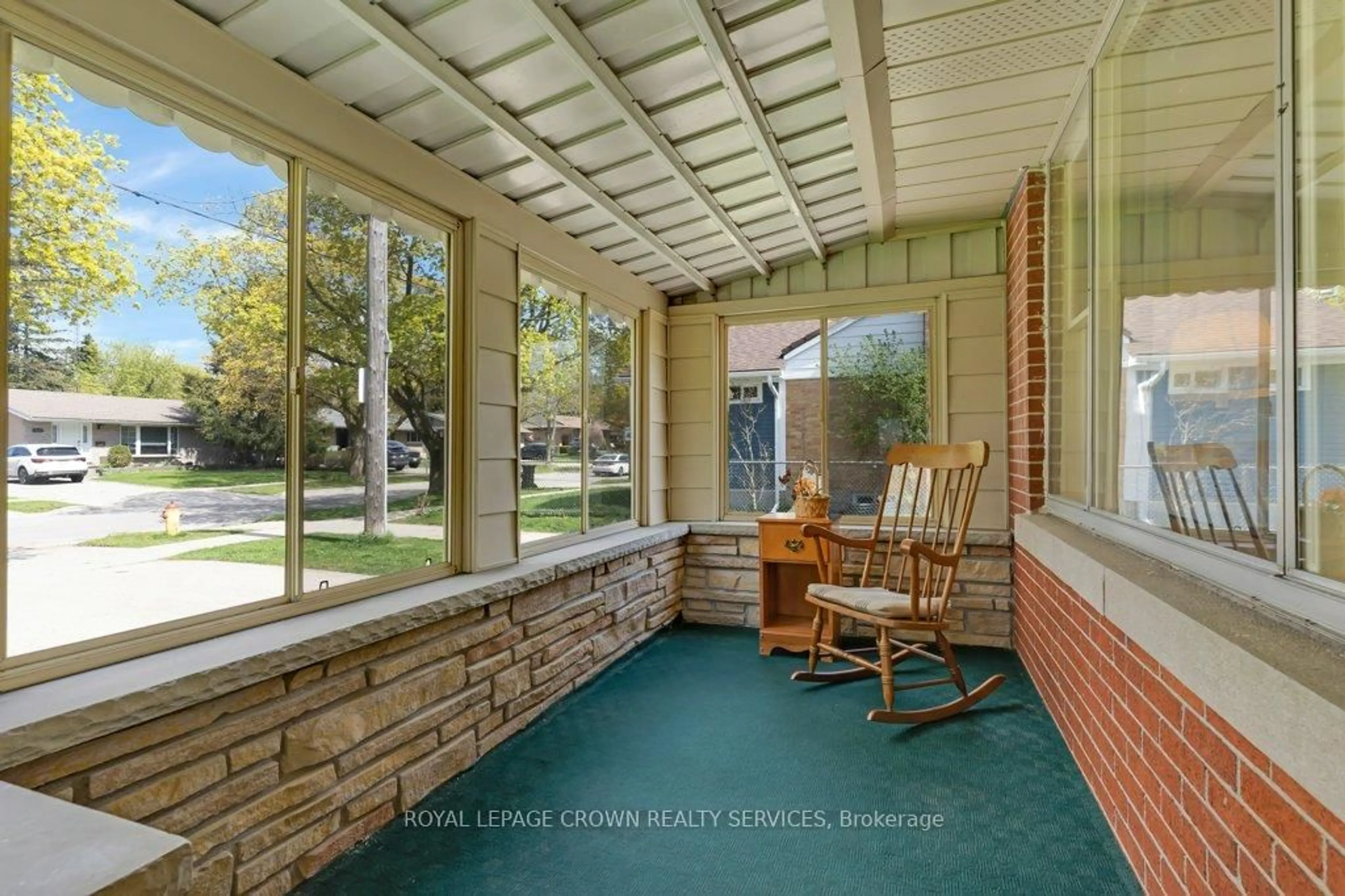 Patio, street for 171 Clark Ave, Kitchener Ontario N2C 1Y1