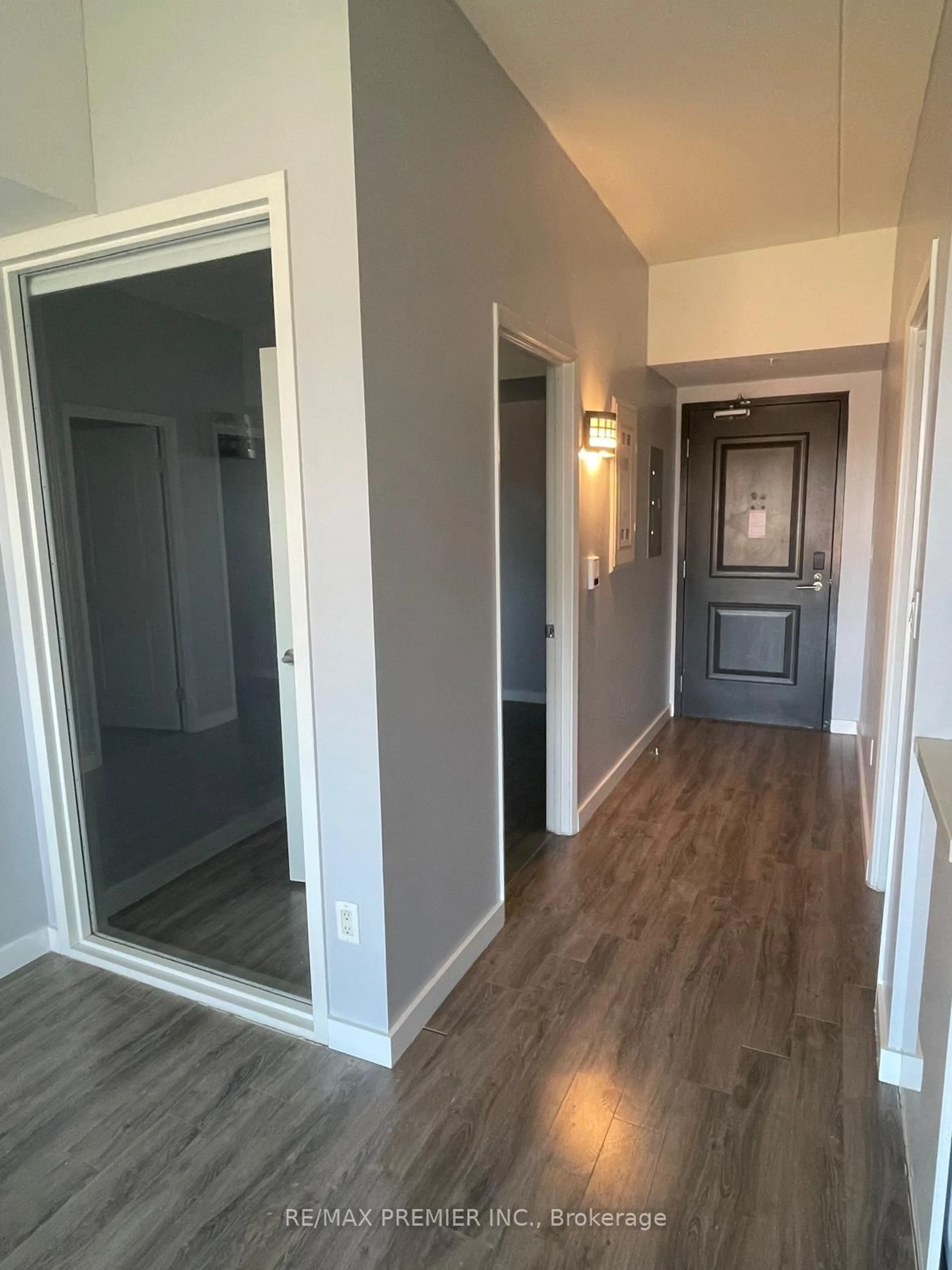 Indoor entryway for 1291 Gordon St #608, Guelph Ontario N1L 0M5