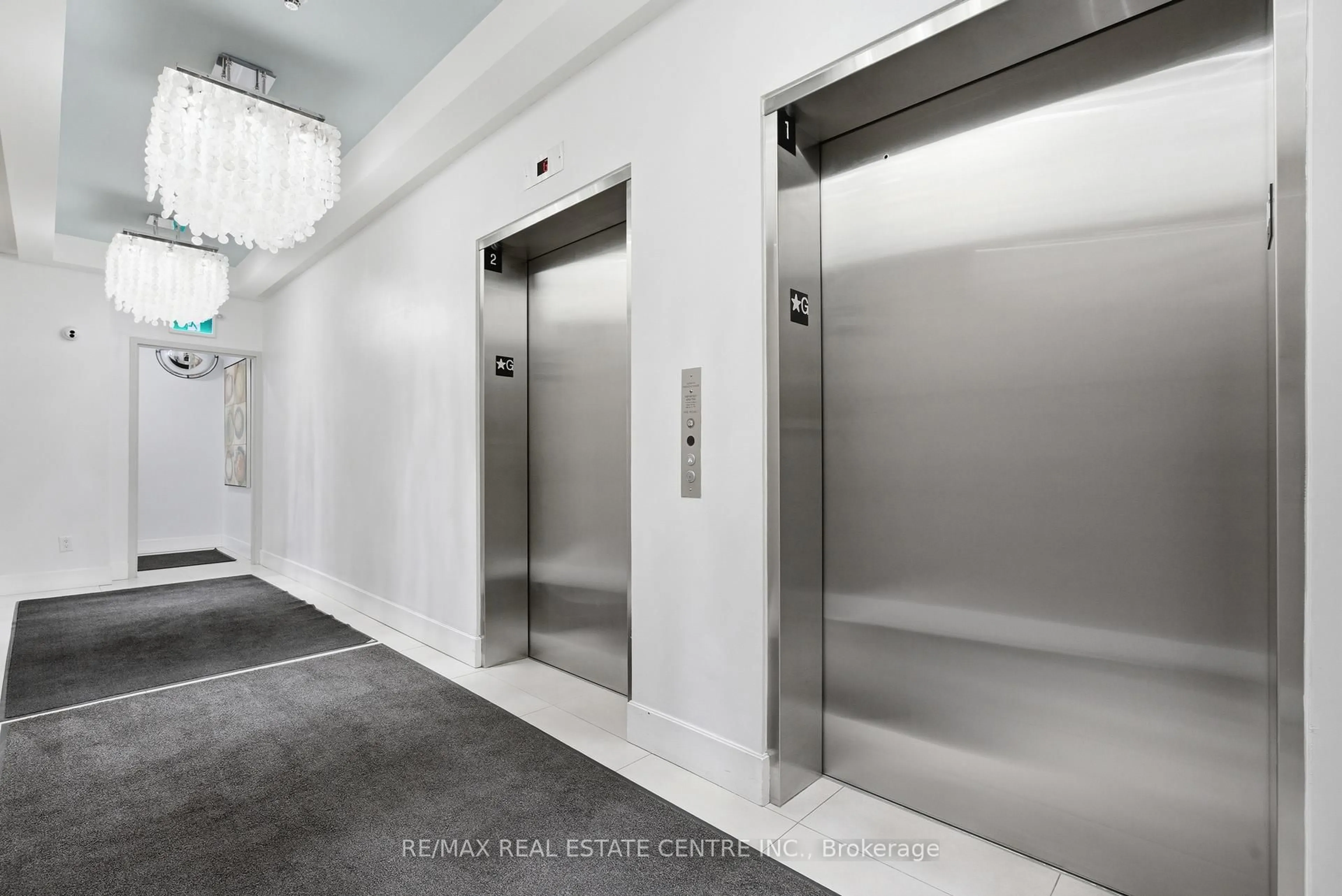 Indoor foyer for 170 Water St #501, Cambridge Ontario N1R 3B6