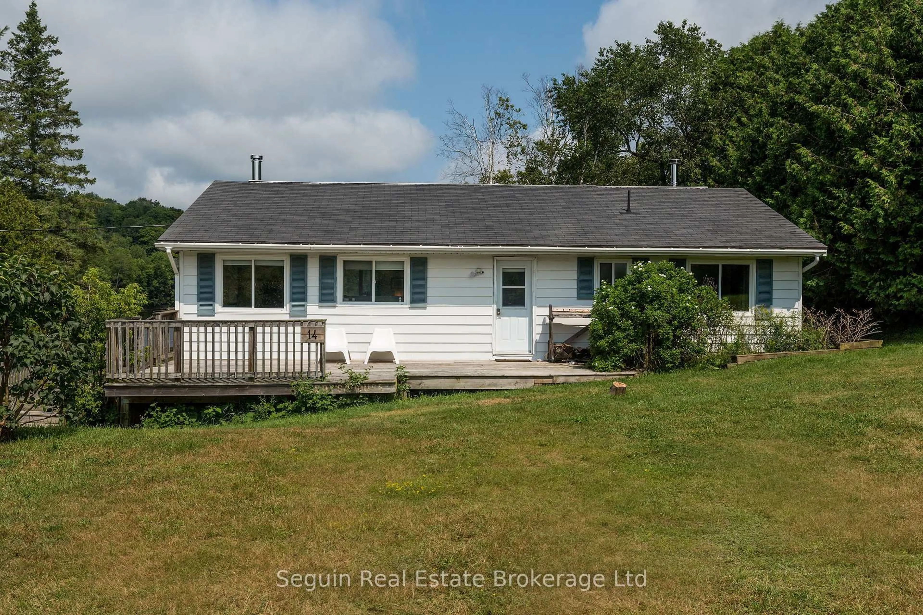 A pic from outside/outdoor area/front of a property/back of a property/a pic from drone, unknown for 14 Jordan Lane, Seguin Ontario P2A 0B6