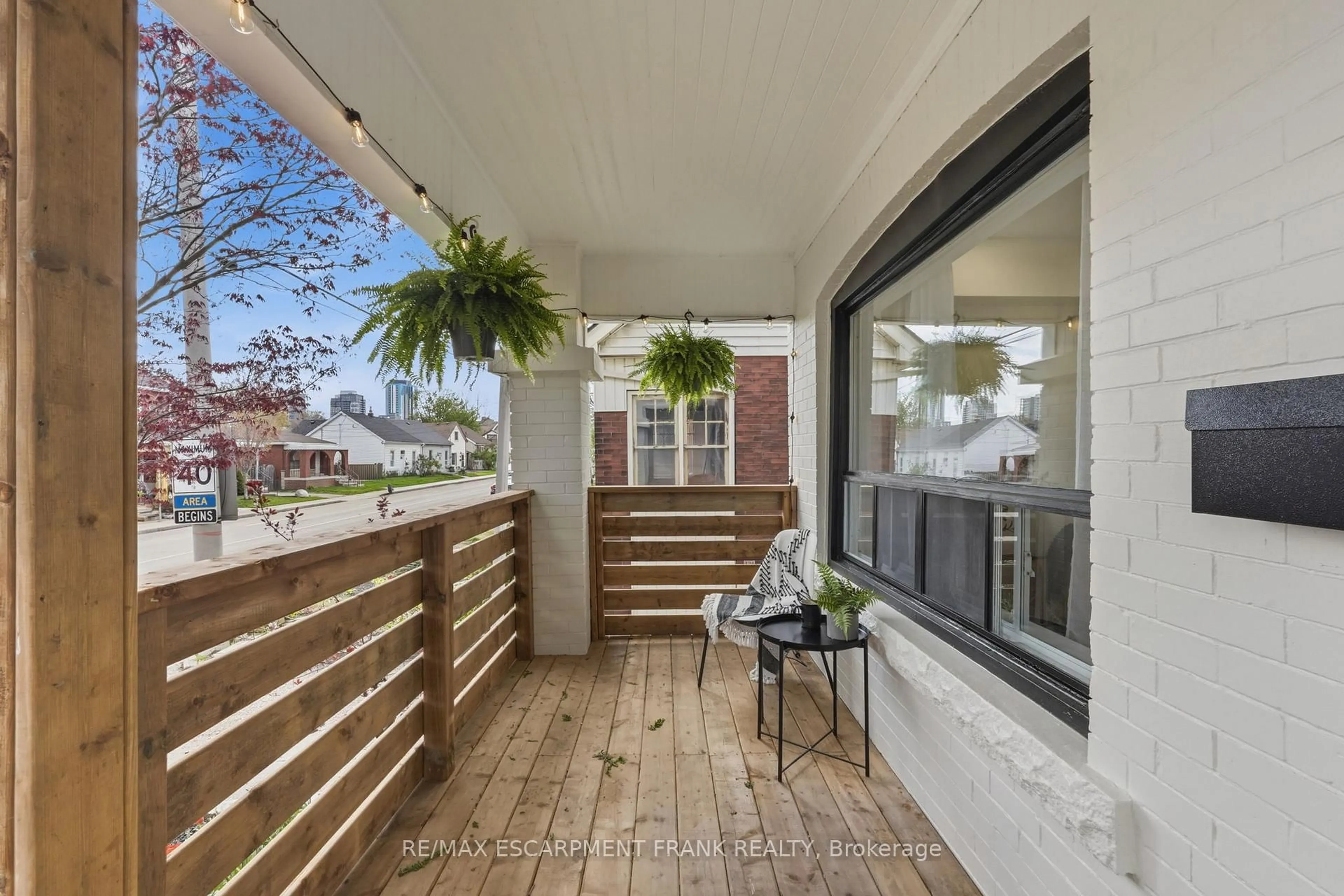 Patio, street for 205 Locke St, Hamilton Ontario L8R 3B1
