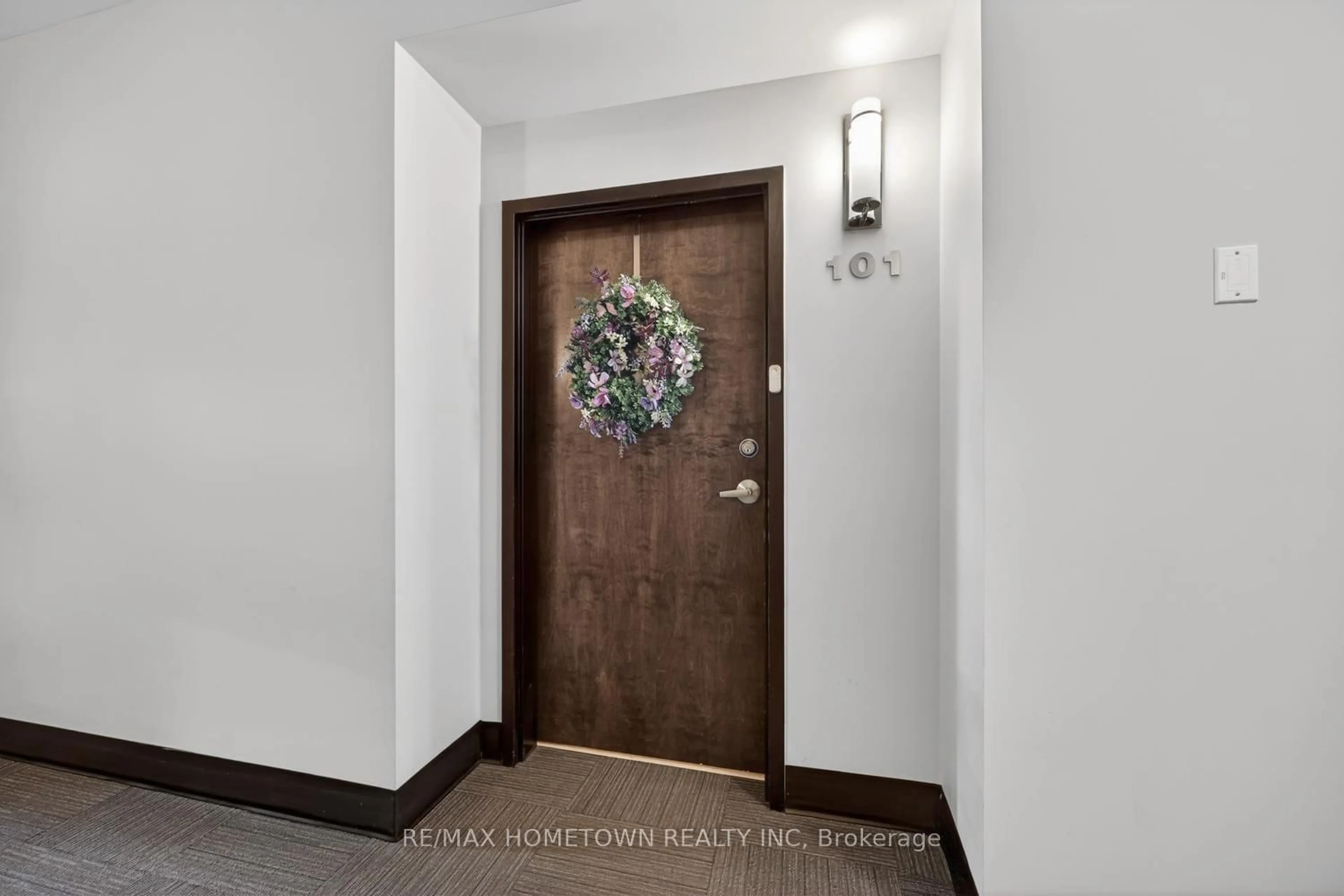 Indoor entryway for 1109 Millwood Ave #101, Brockville Ontario K6V 0C7