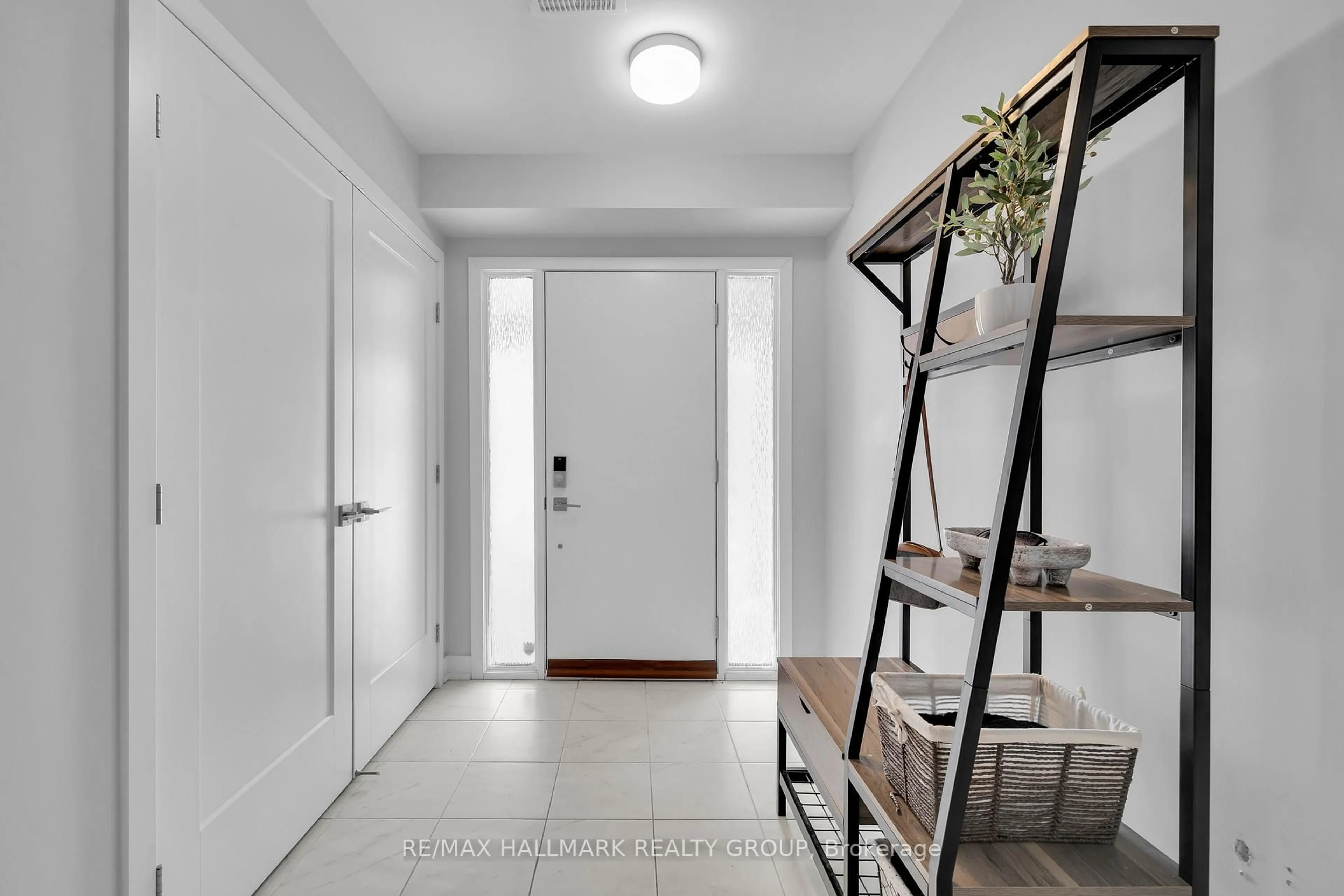 Indoor entryway for 738 Chromite Private, Ottawa Ontario K2J 7J2
