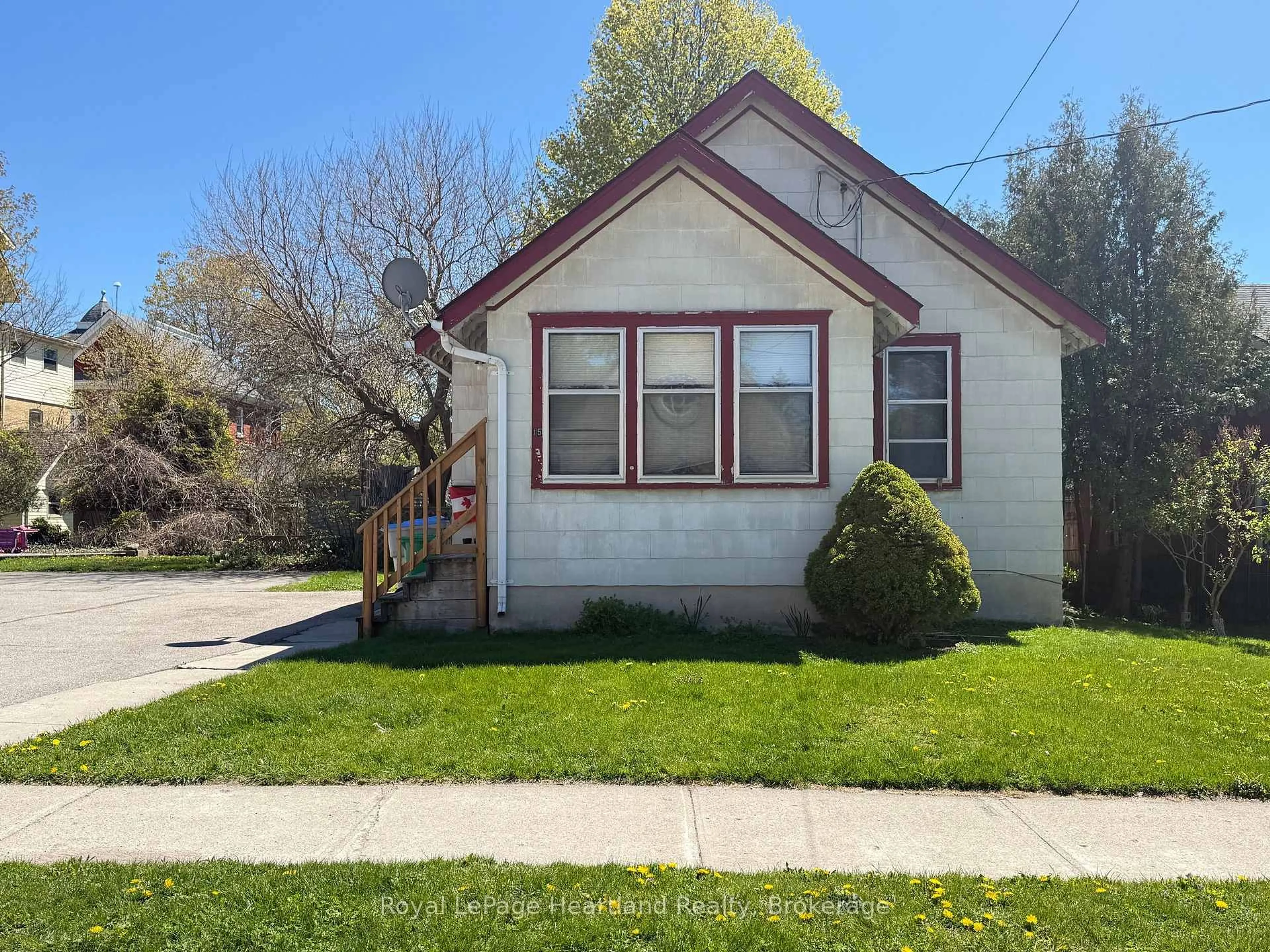 Home with vinyl exterior material, street for 15 Nelson St, Goderich Ontario N7A 2M2