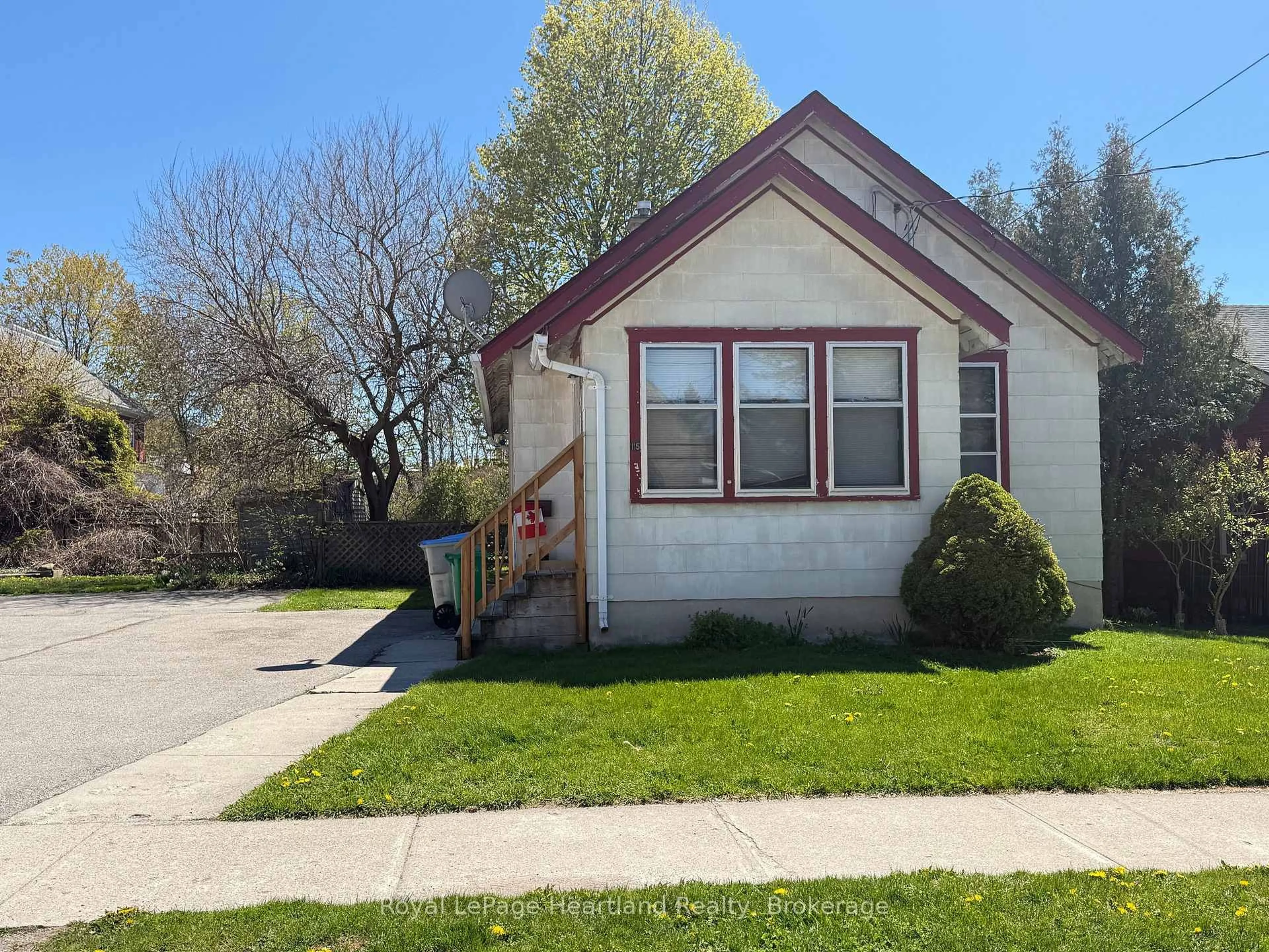 Home with vinyl exterior material, street for 15 Nelson St, Goderich Ontario N7A 2M2
