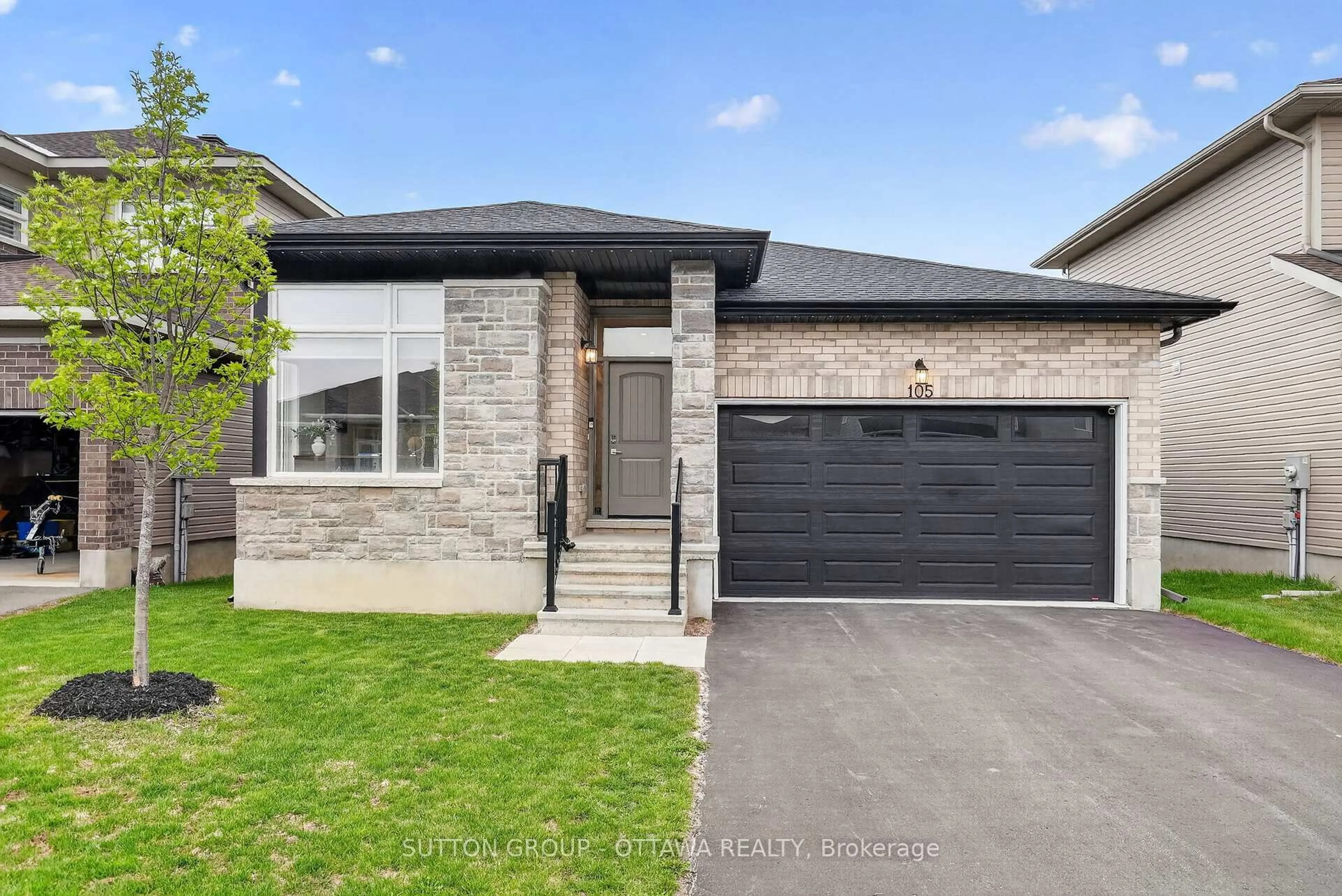 Home with brick exterior material, street for 105 Dunlop Rd, Carleton Place Ontario K7C 0R8