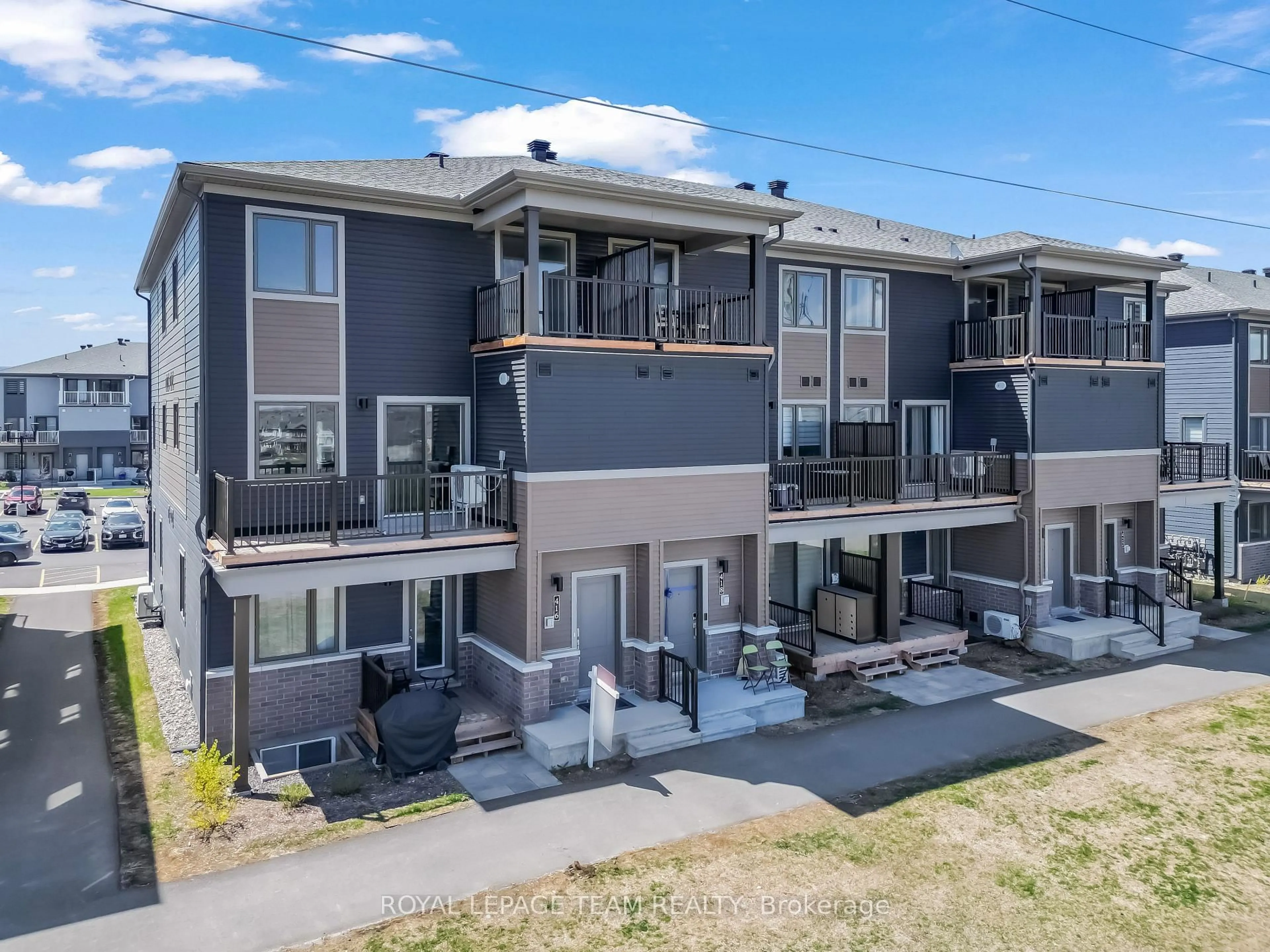 A pic from outside/outdoor area/front of a property/back of a property/a pic from drone, unknown for 416 Parnian Private, Ottawa Ontario K2J 7K6