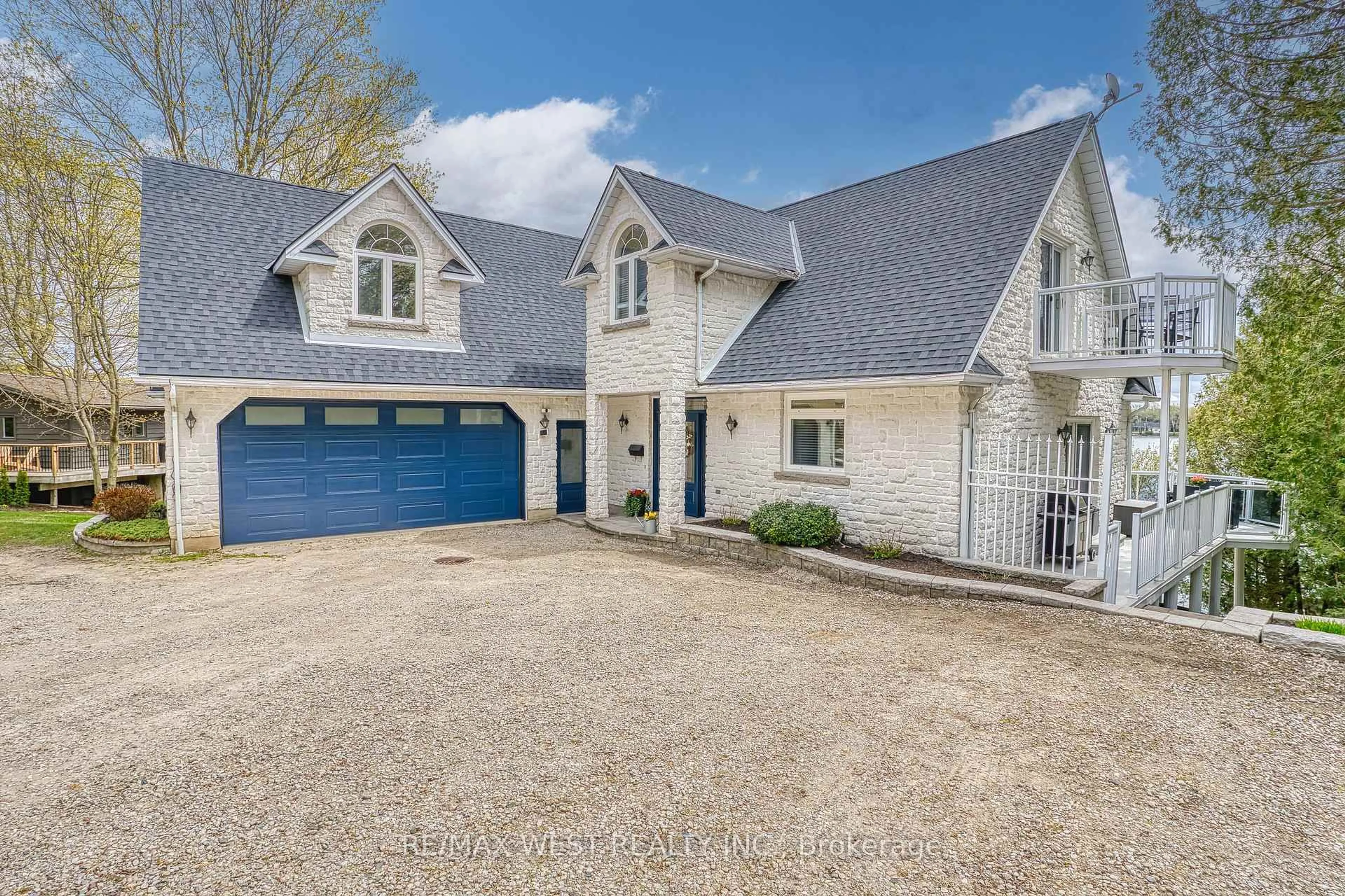 A pic from outside/outdoor area/front of a property/back of a property/a pic from drone, street for 461 Lake Rosalind Rd 4 Rd, Brockton Ontario N4N 3B9