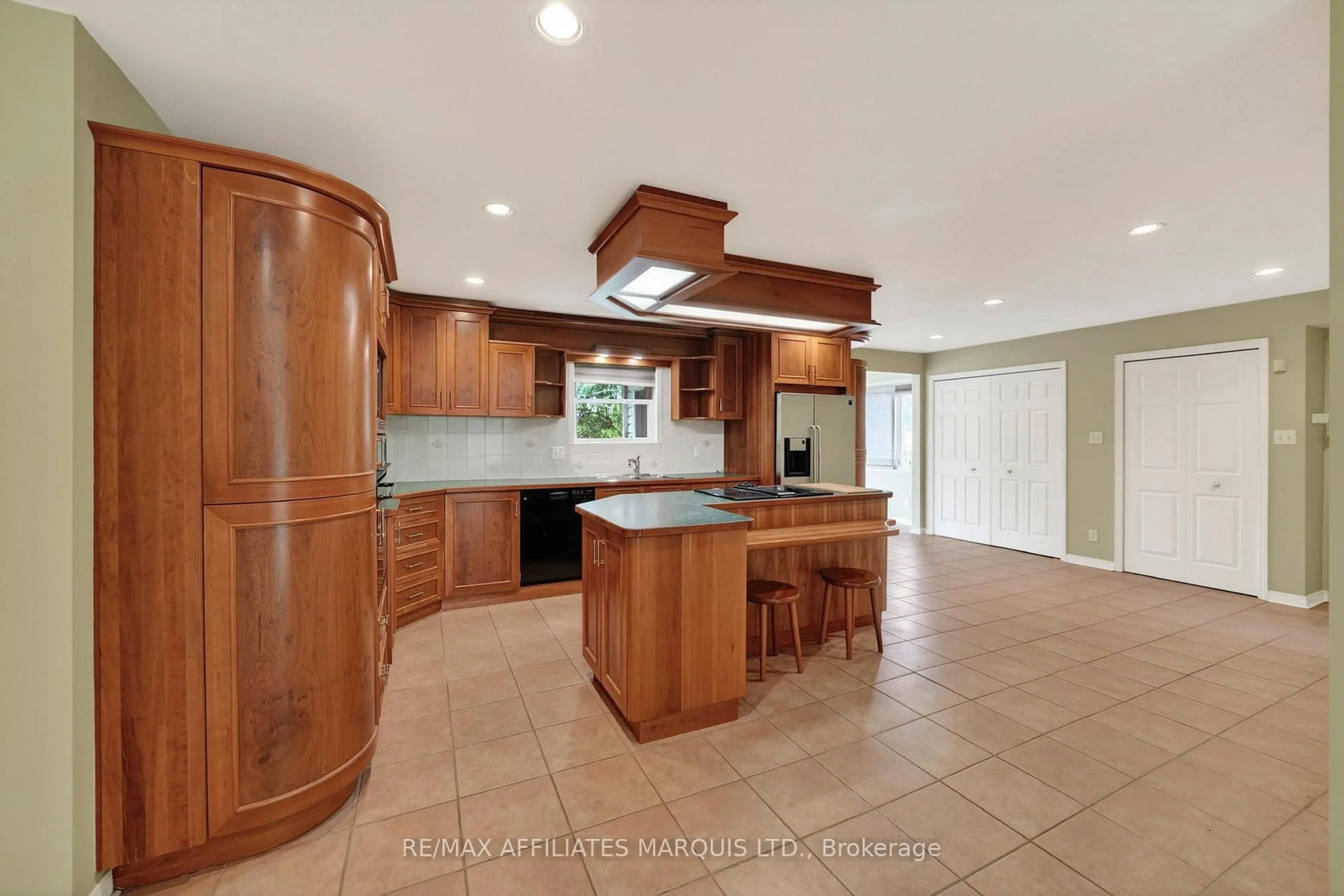 Open concept kitchen, ceramic/tile floor for 315 Eleventh St, Cornwall Ontario K6H 2Y6