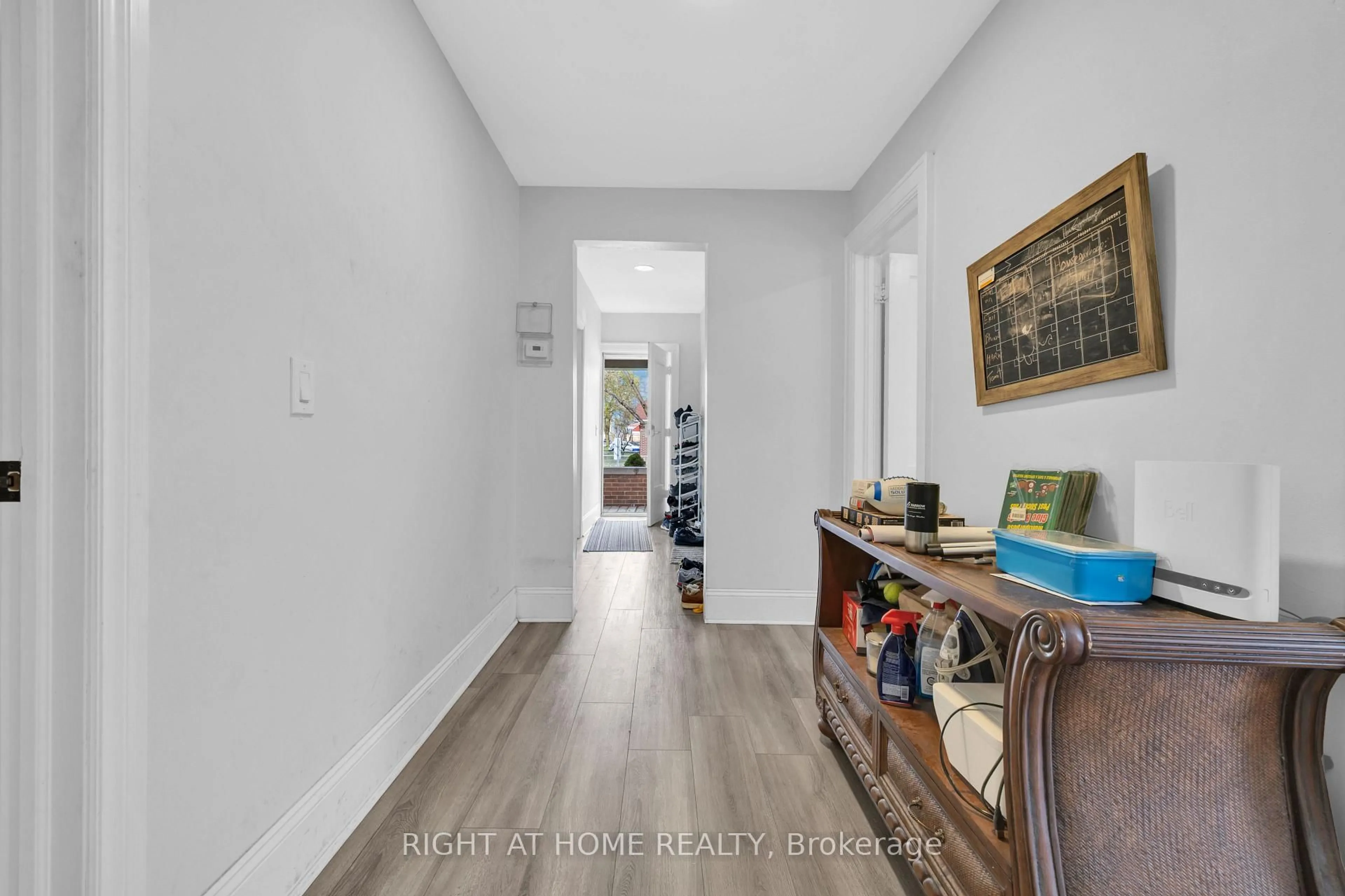 Indoor entryway for 3497 Peter St, Windsor Ontario N9C 1J4
