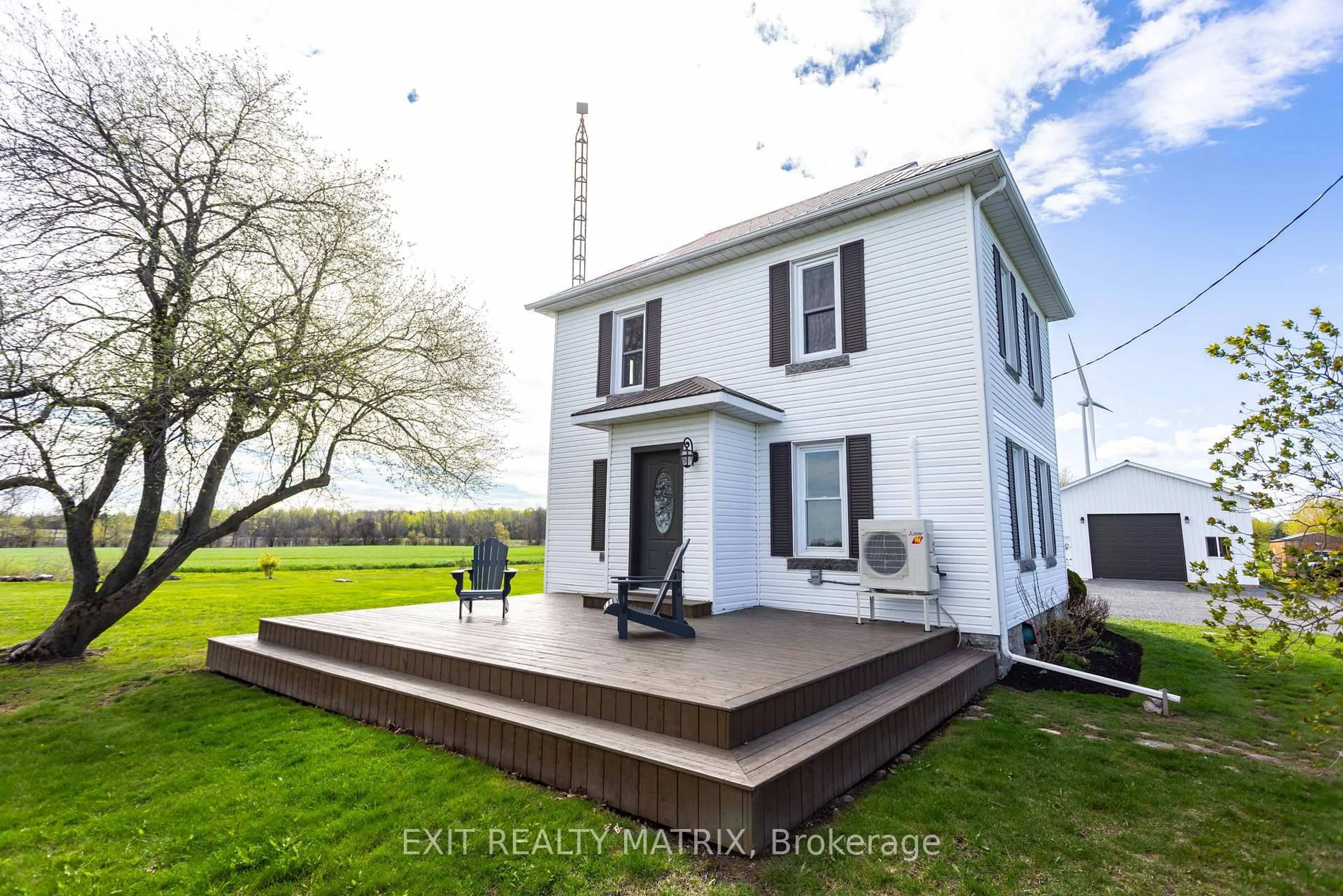 Home with vinyl exterior material, water/lake/river/ocean view for 14064 Concession 1-2 Rd, North Stormont Ontario K0C 1K0