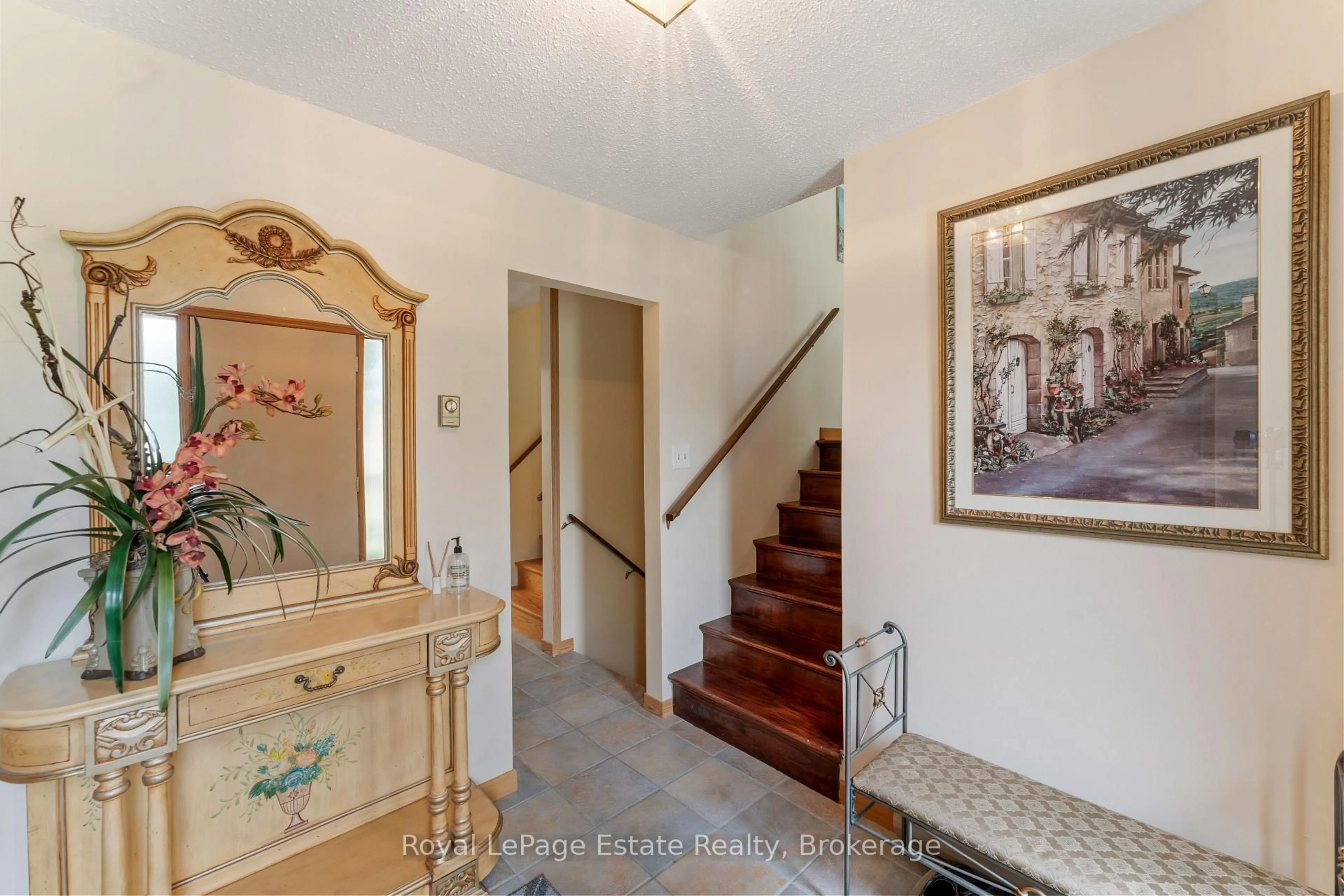 Indoor foyer for 97 Dorena Cres, South Bruce Peninsula Ontario N0H 2G0