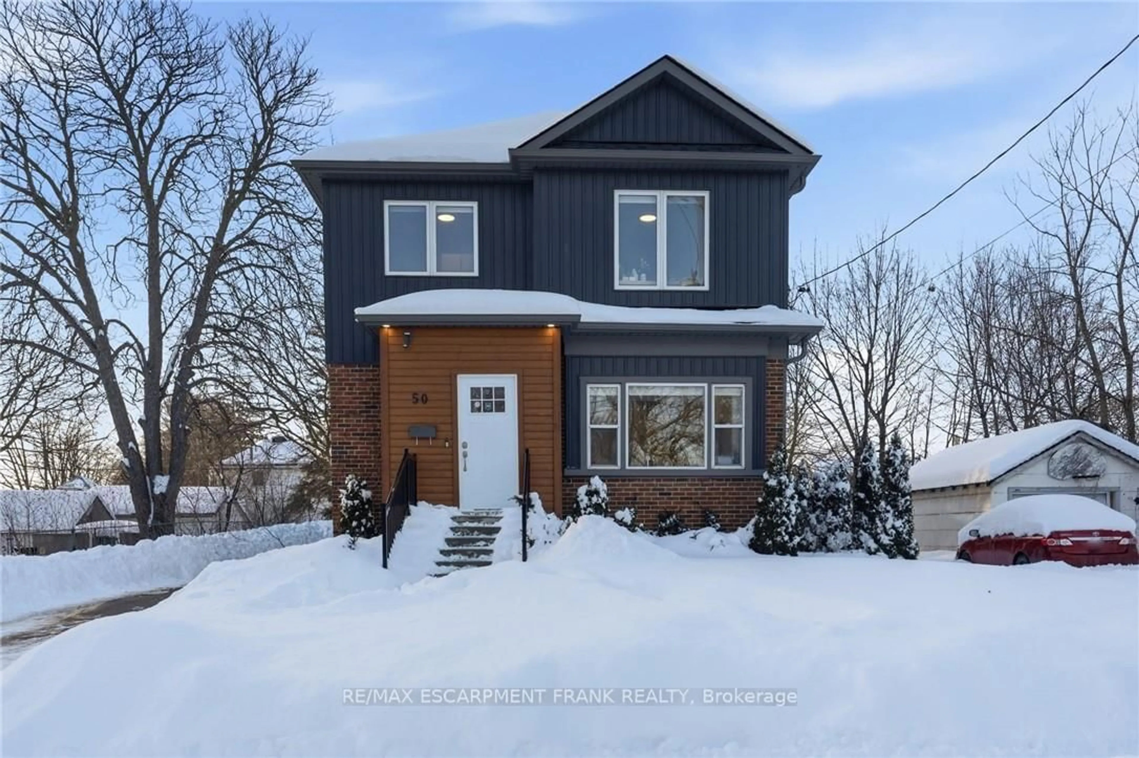 Home with brick exterior material, street for 50 Broadway Ave, Hamilton Ontario L8S 2V7