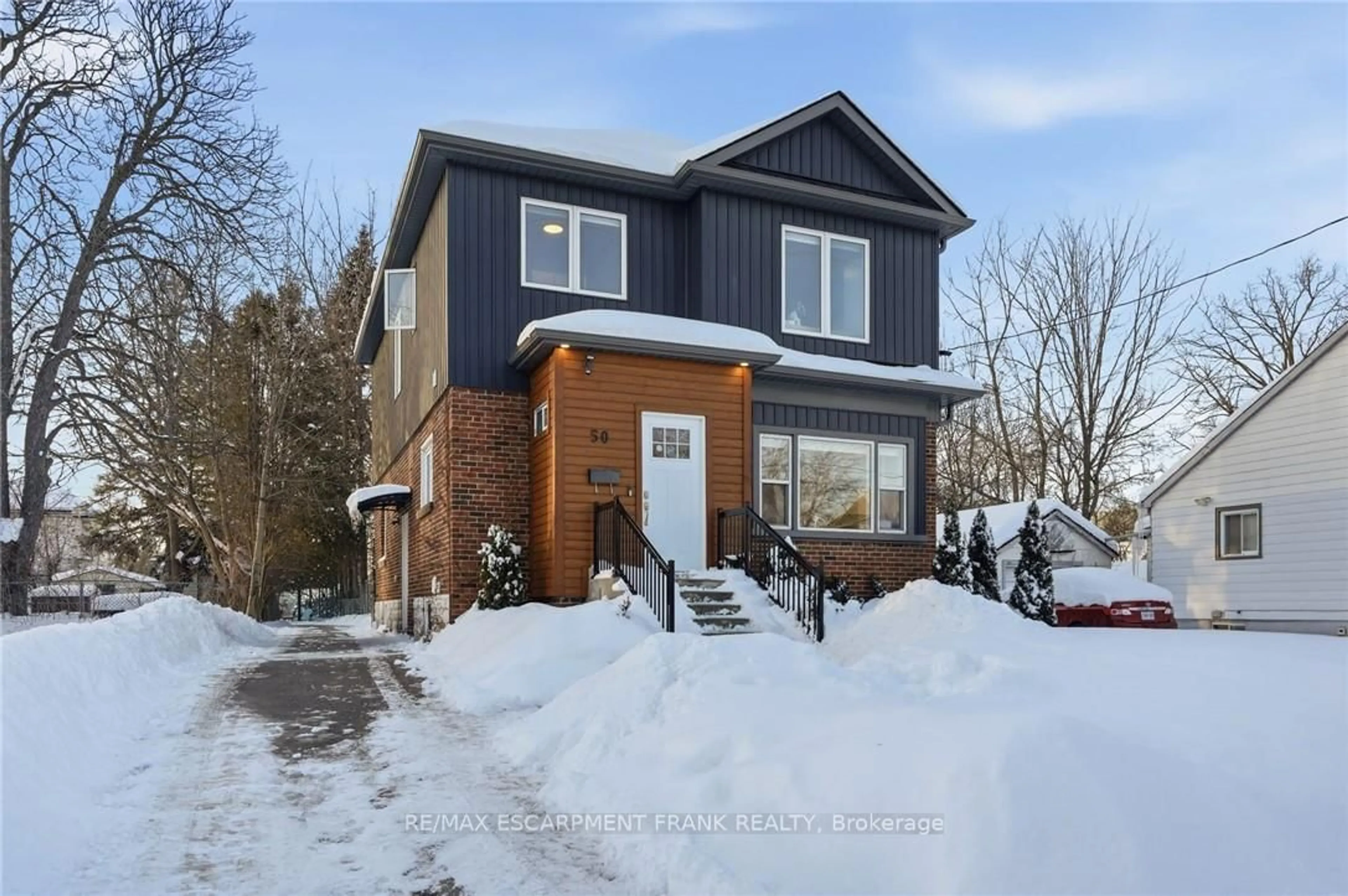 Home with brick exterior material, street for 50 Broadway Ave, Hamilton Ontario L8S 2V7