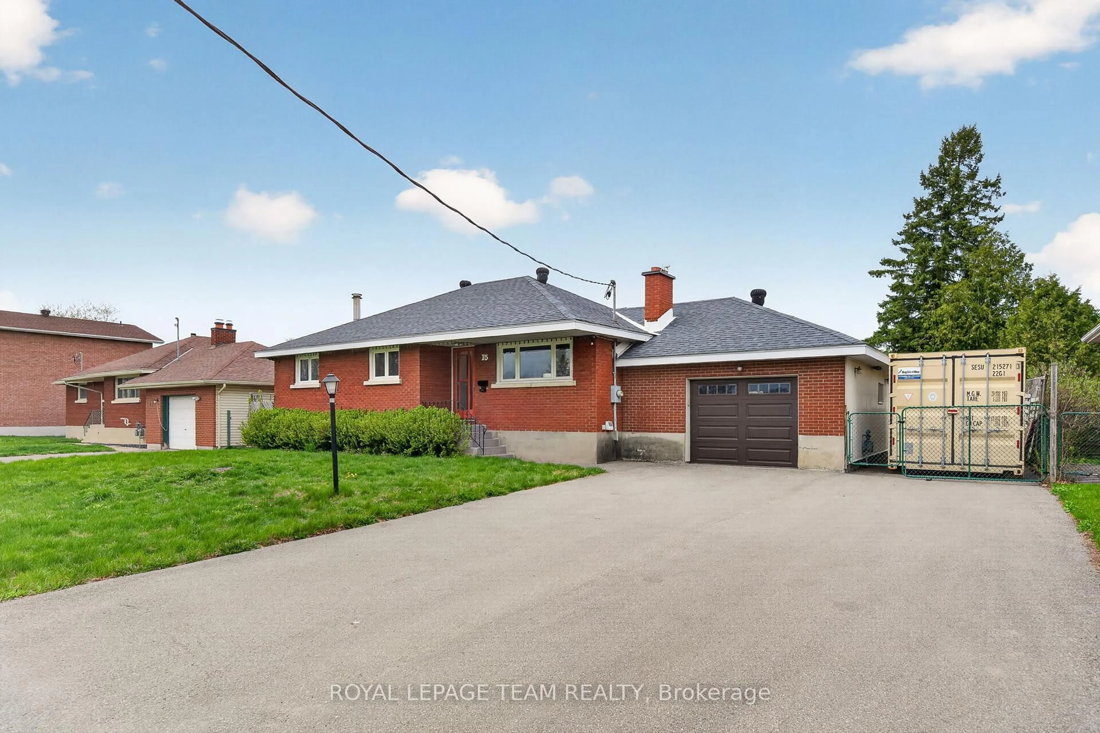 A pic from outside/outdoor area/front of a property/back of a property/a pic from drone, street for 15 Donna St, Ottawa Ontario K2G 2V5
