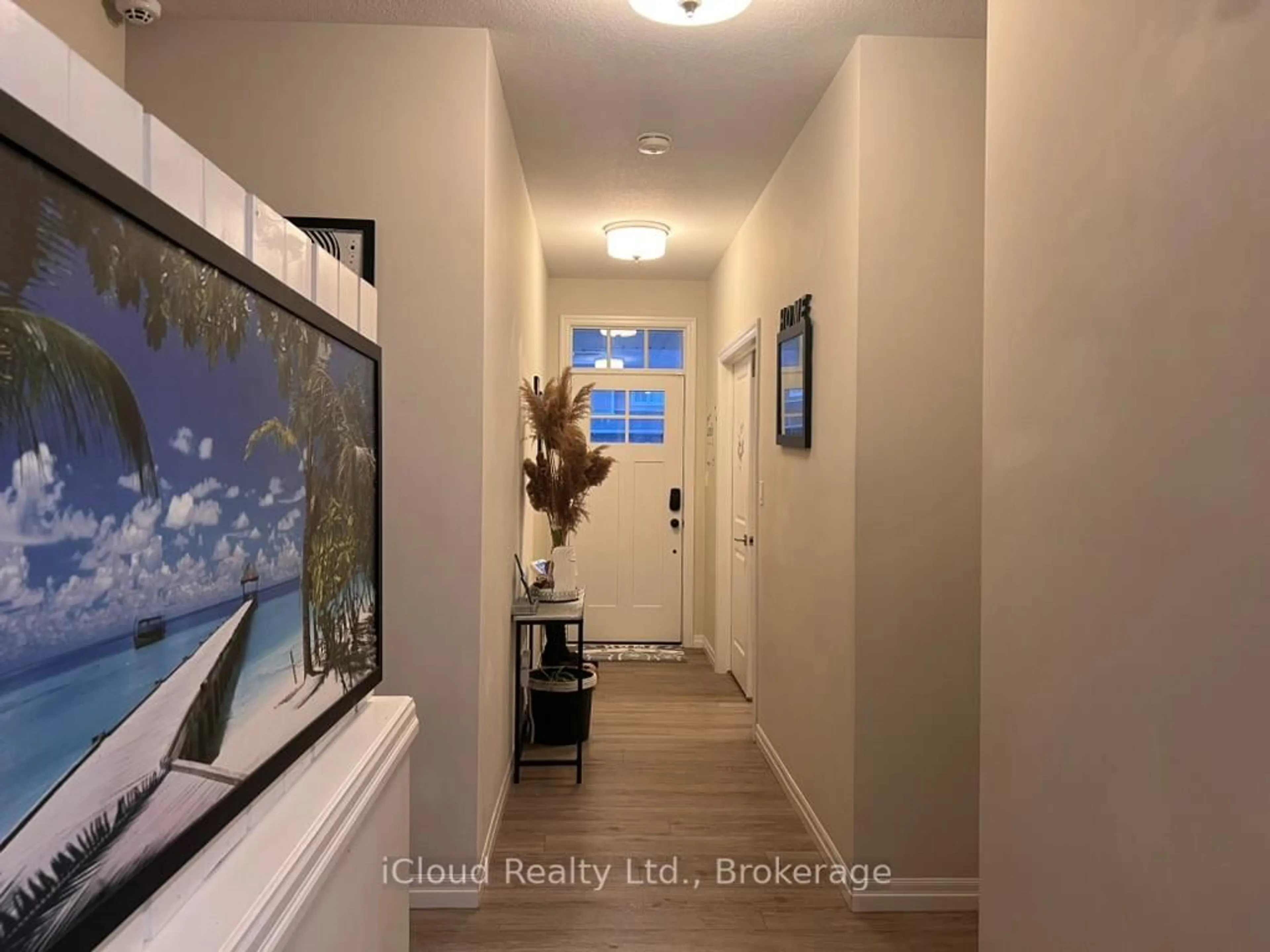 Indoor entryway for 20 Huntley Ave, Tillsonburg Ontario N4G 0J3