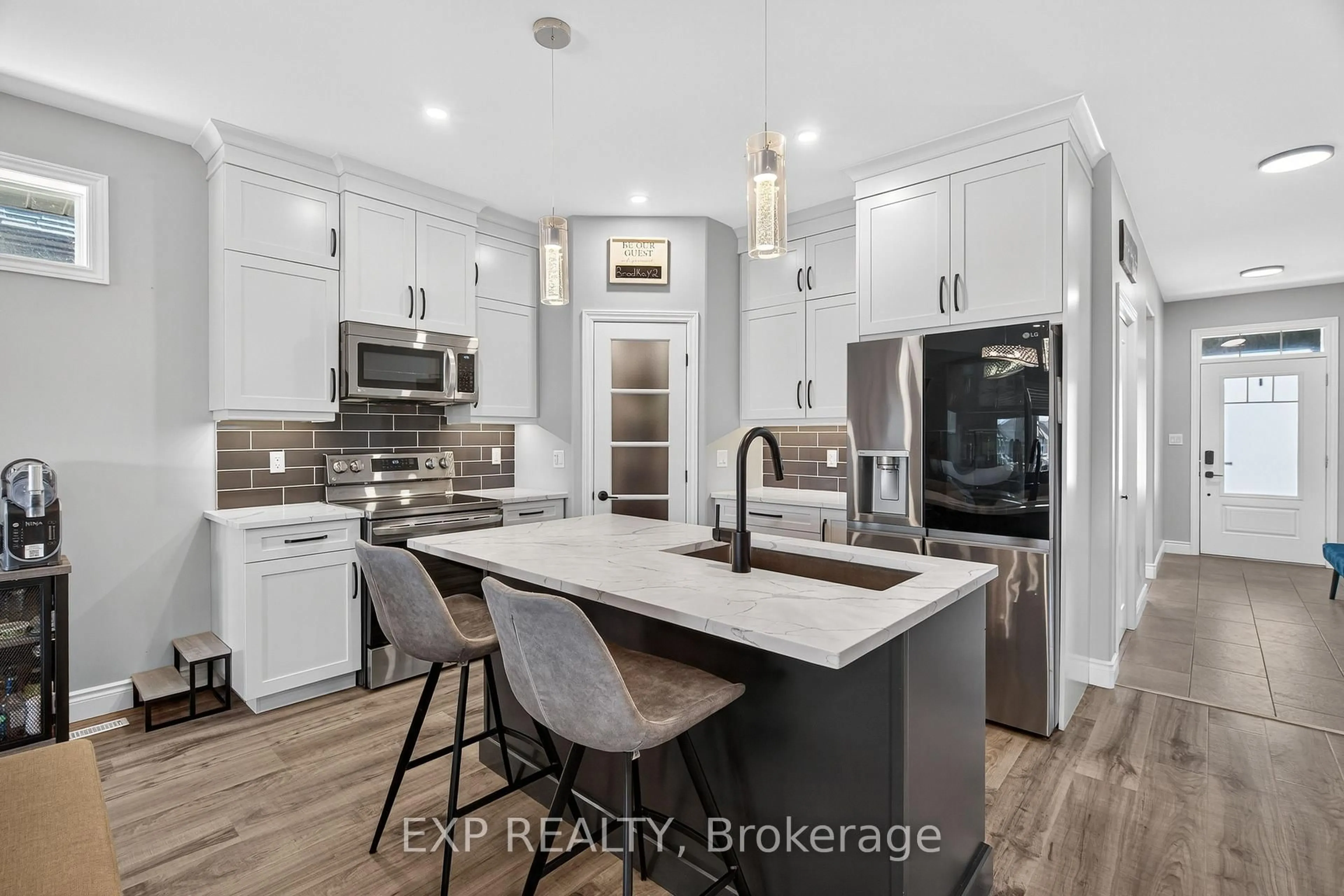Open concept kitchen, ceramic/tile floor for 7 Mavety Crt, Belleville Ontario K8N 0R6