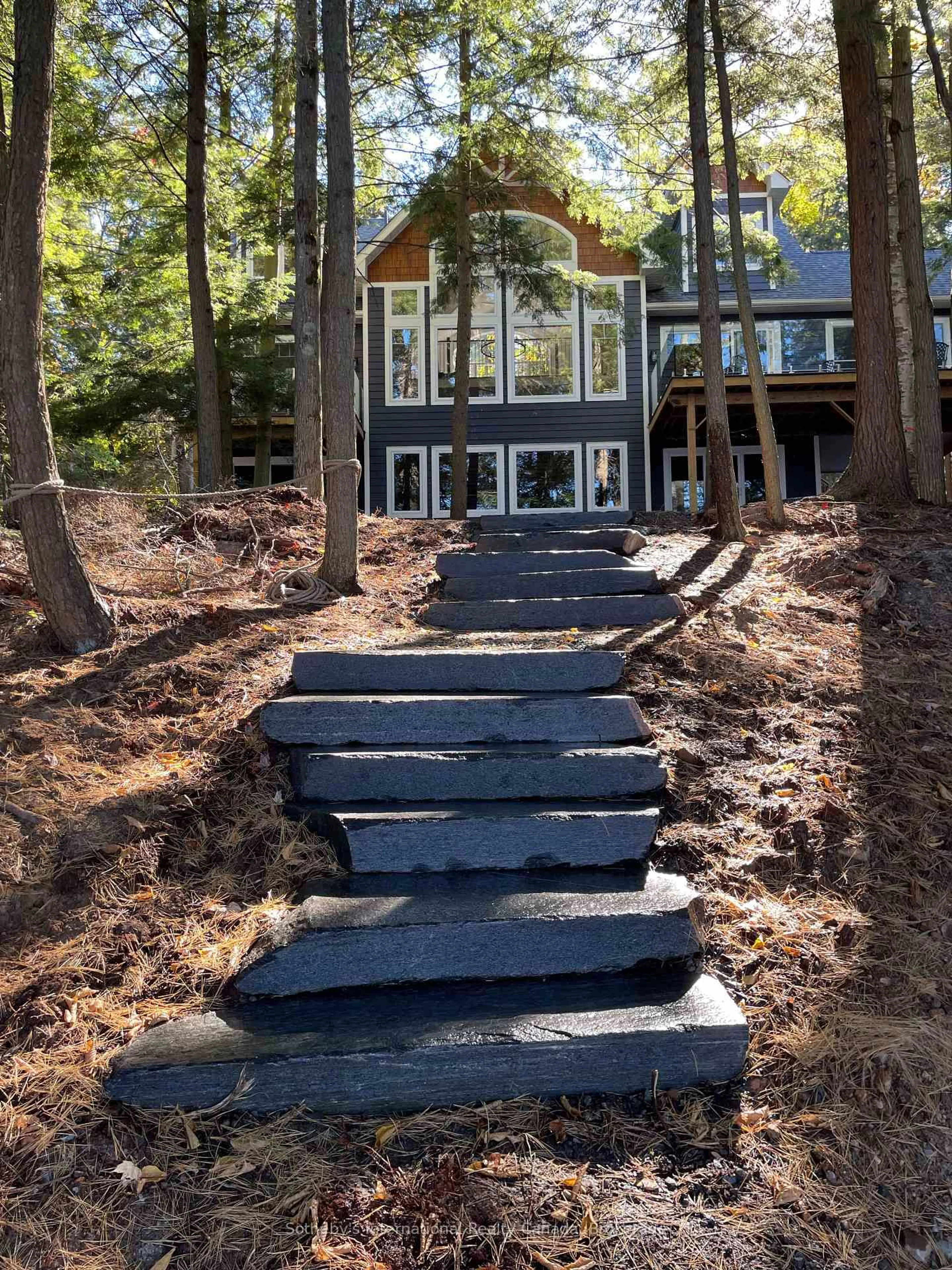 Stairs for 8091 Lake Joseph Rd #6, Muskoka Lakes Ontario P0C 1H0