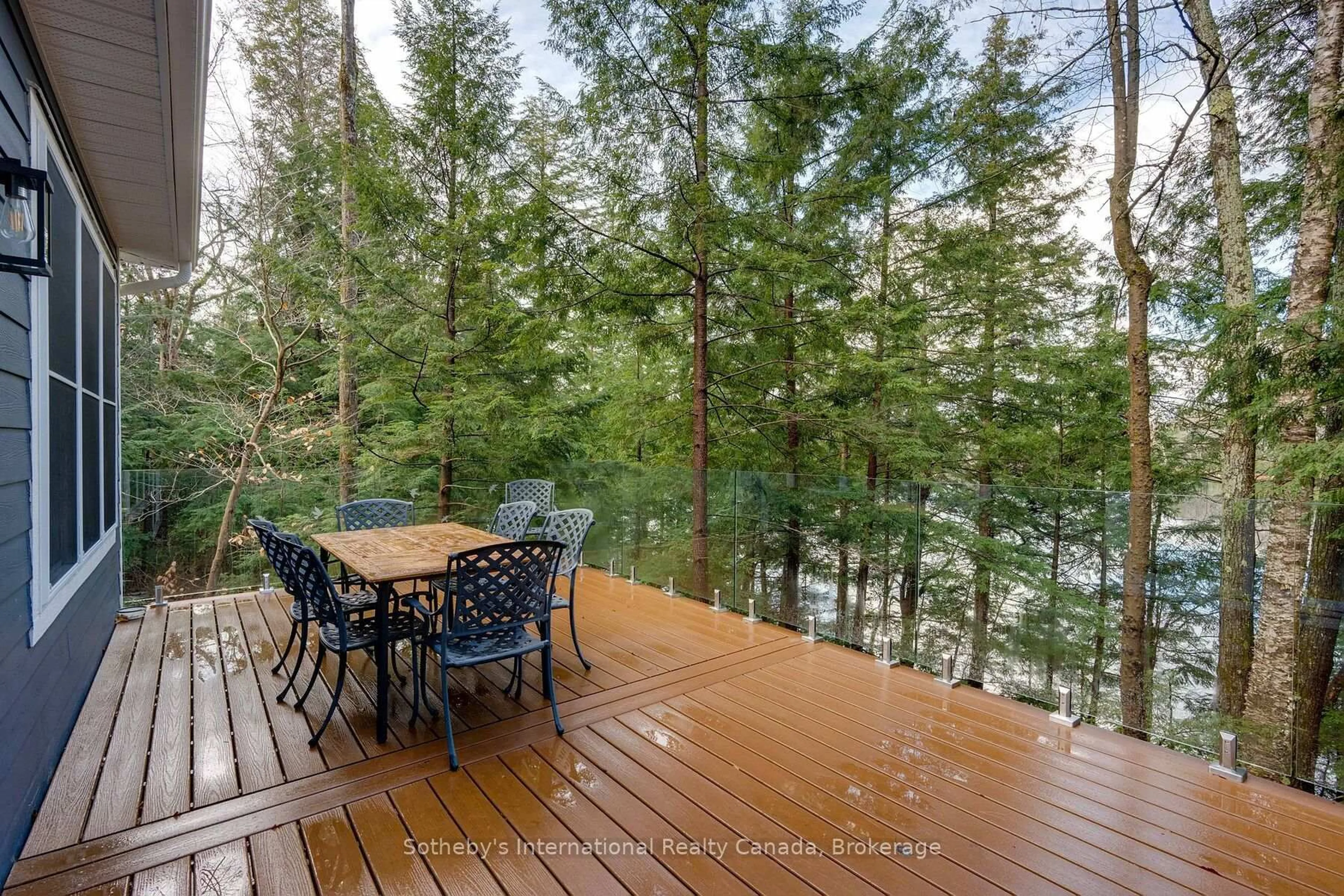 Patio, water/lake/river/ocean view for 8091 Lake Joseph Rd #6, Muskoka Lakes Ontario P0C 1H0