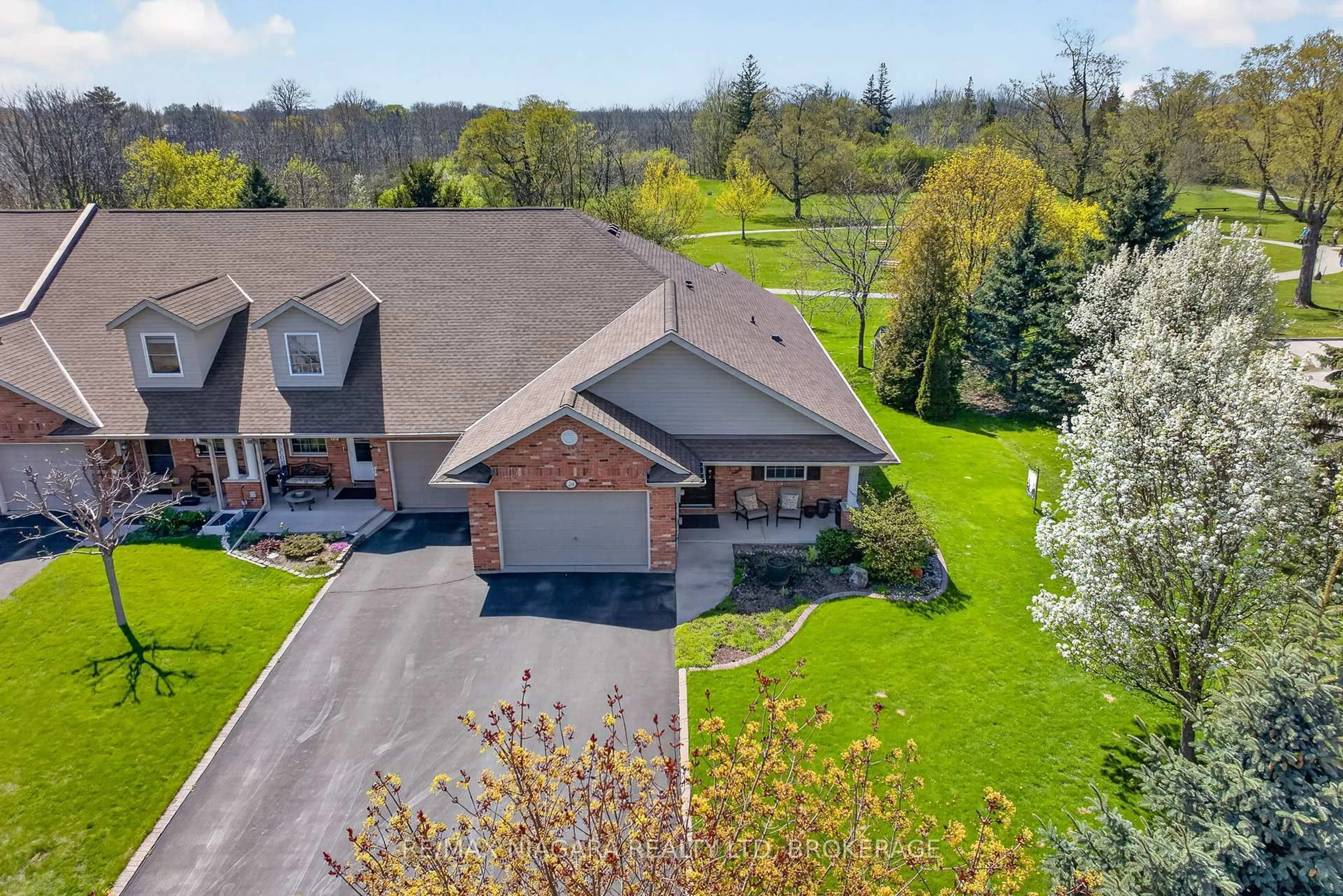 A pic from outside/outdoor area/front of a property/back of a property/a pic from drone, unknown for 20 Portal Dr, Port Colborne Ontario L3K 6G2