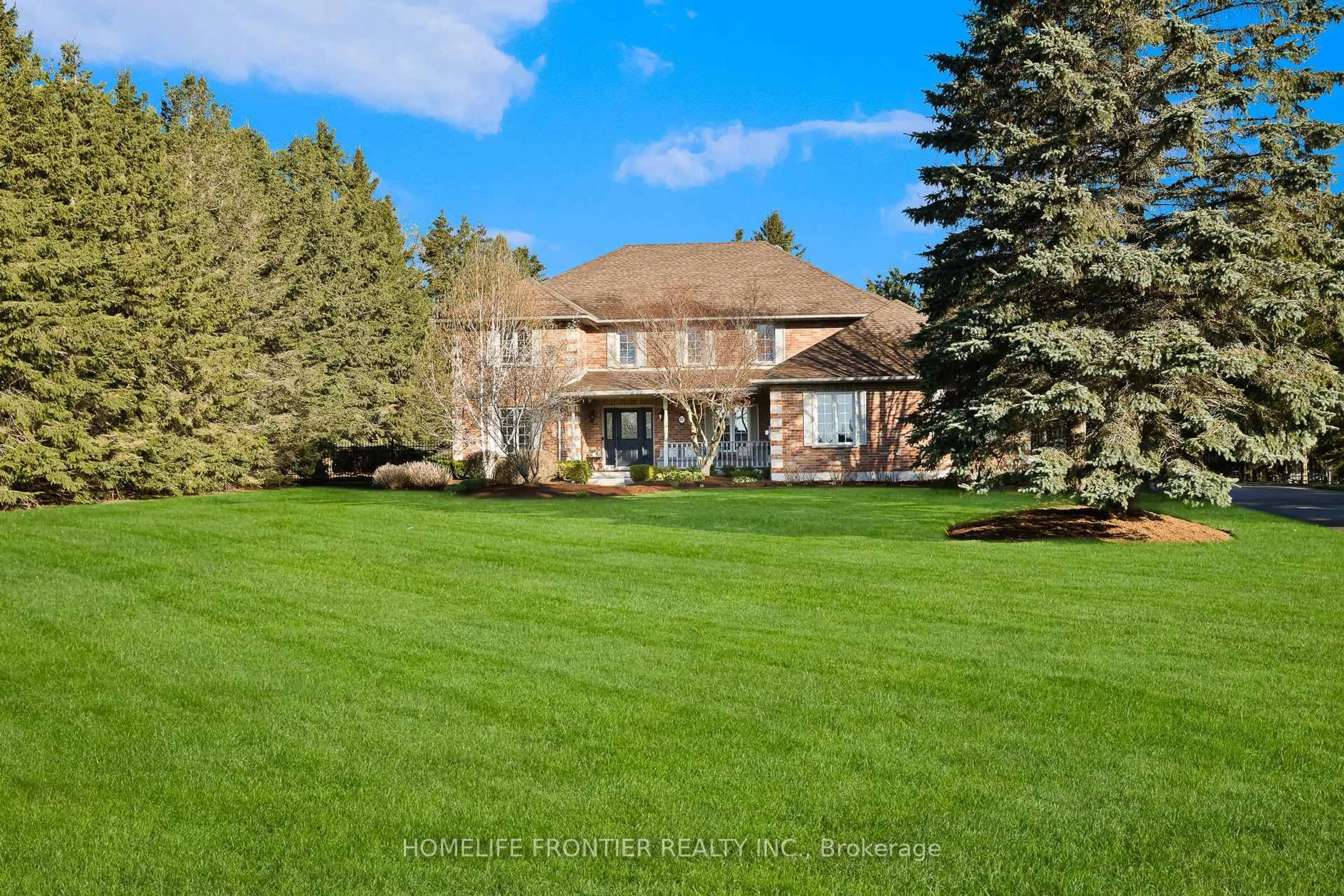 A pic from outside/outdoor area/front of a property/back of a property/a pic from drone, unknown for 17 Bridle Path, Puslinch Ontario N0B 2J0