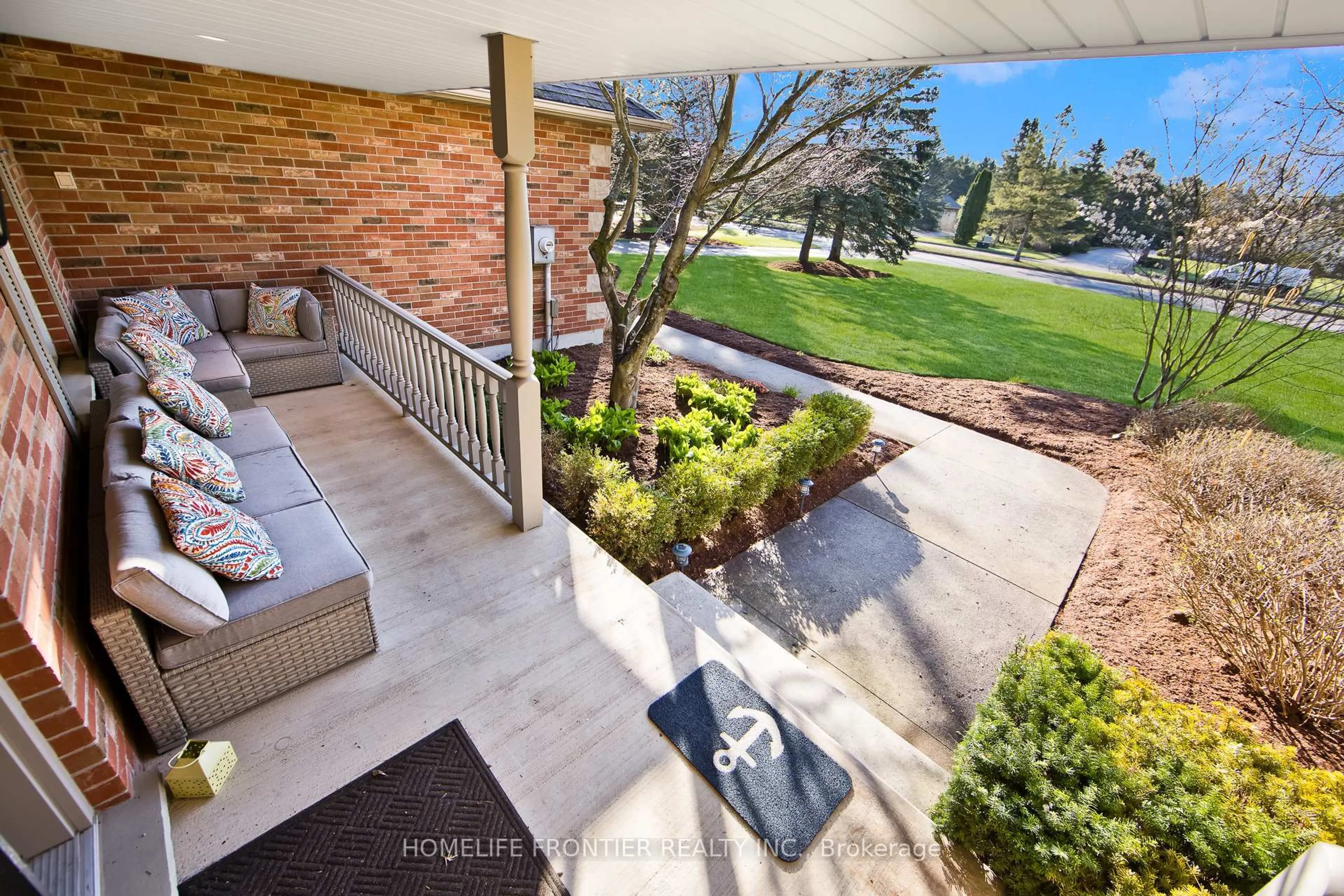 Patio, water/lake/river/ocean view for 17 Bridle Path, Puslinch Ontario N0B 2J0