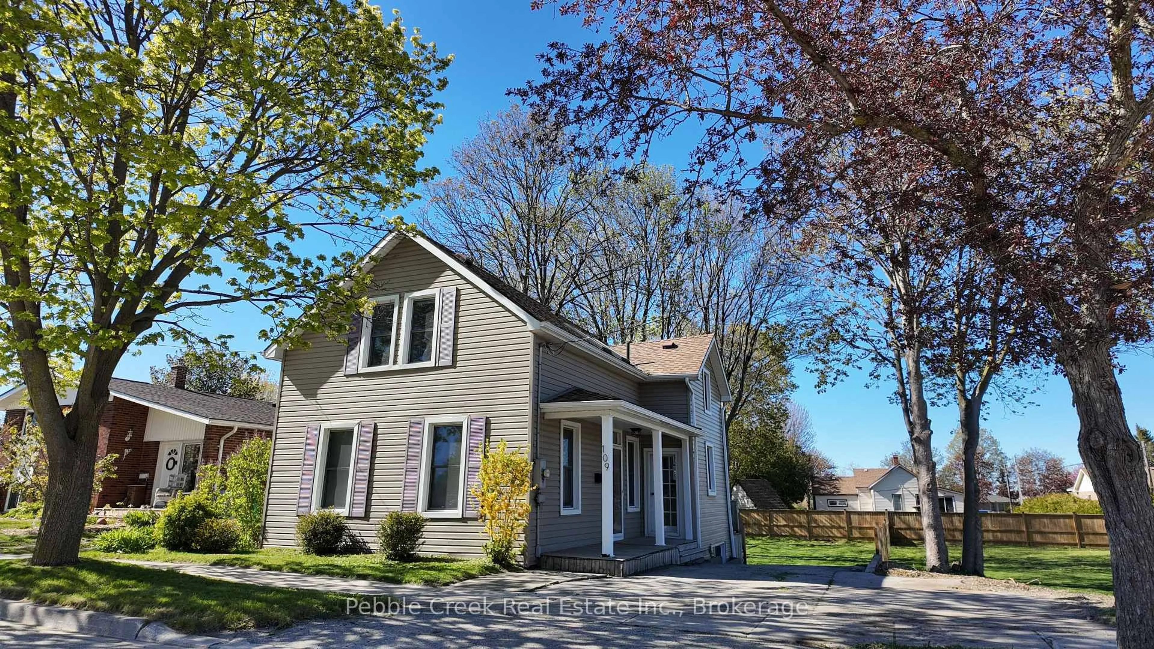 Home with vinyl exterior material, street for 109 Napier St, Goderich Ontario N7A 1W4
