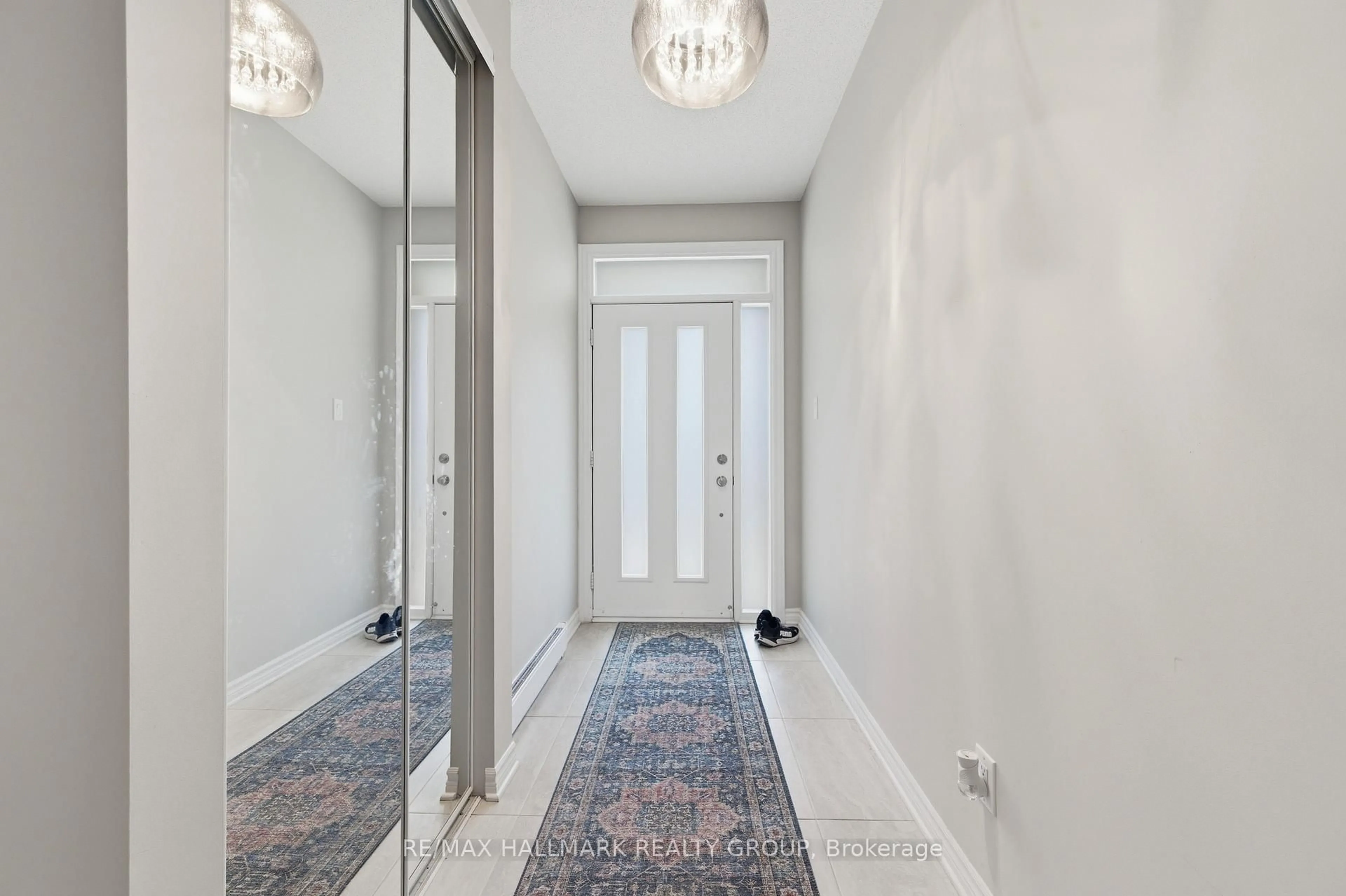 Indoor entryway for 264 Pembina Private #92, Ottawa Ontario K4M 0G7