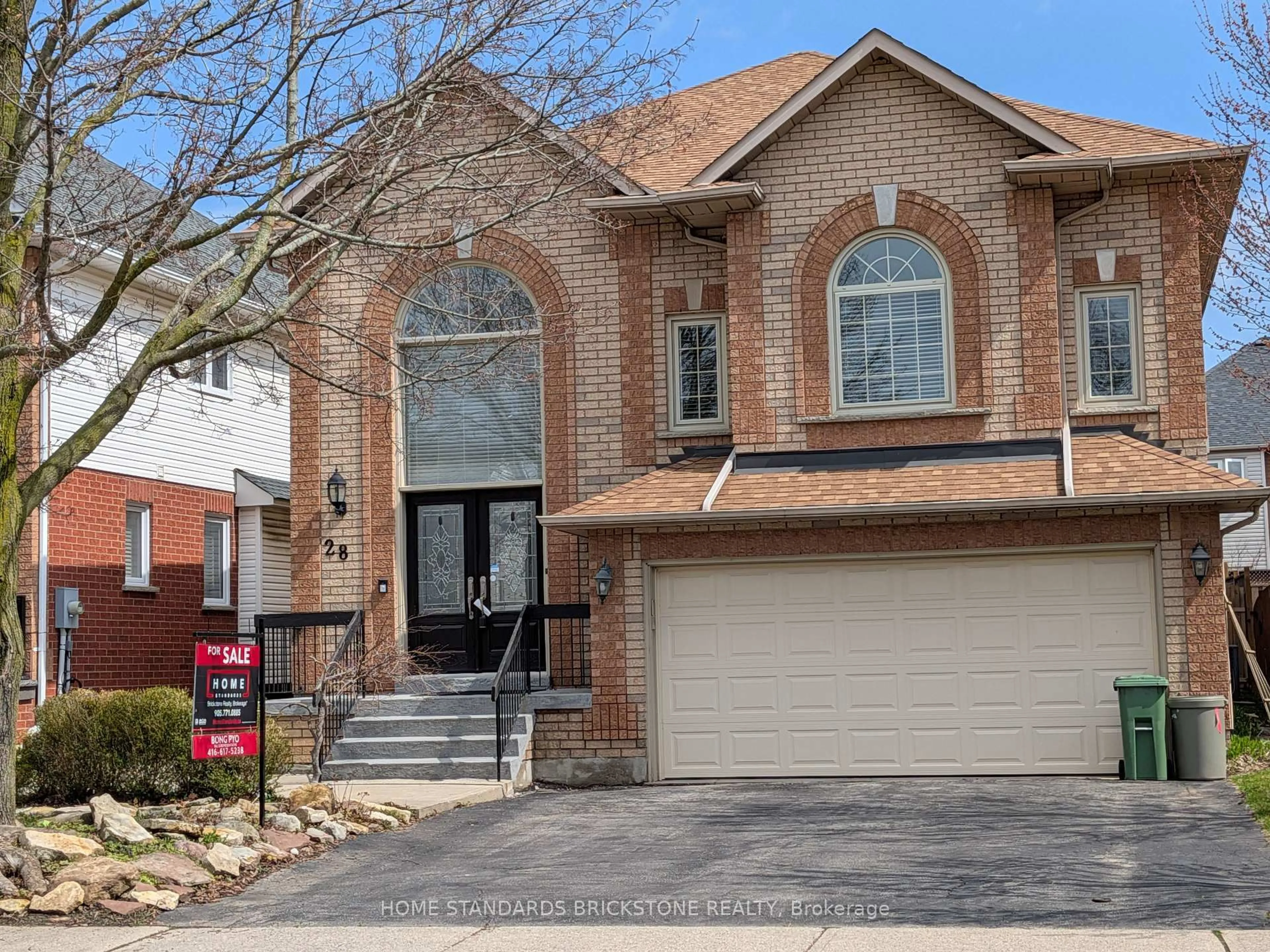 Home with brick exterior material, street for 28 Brookhurst Cres, Hamilton Ontario L0R 2H3