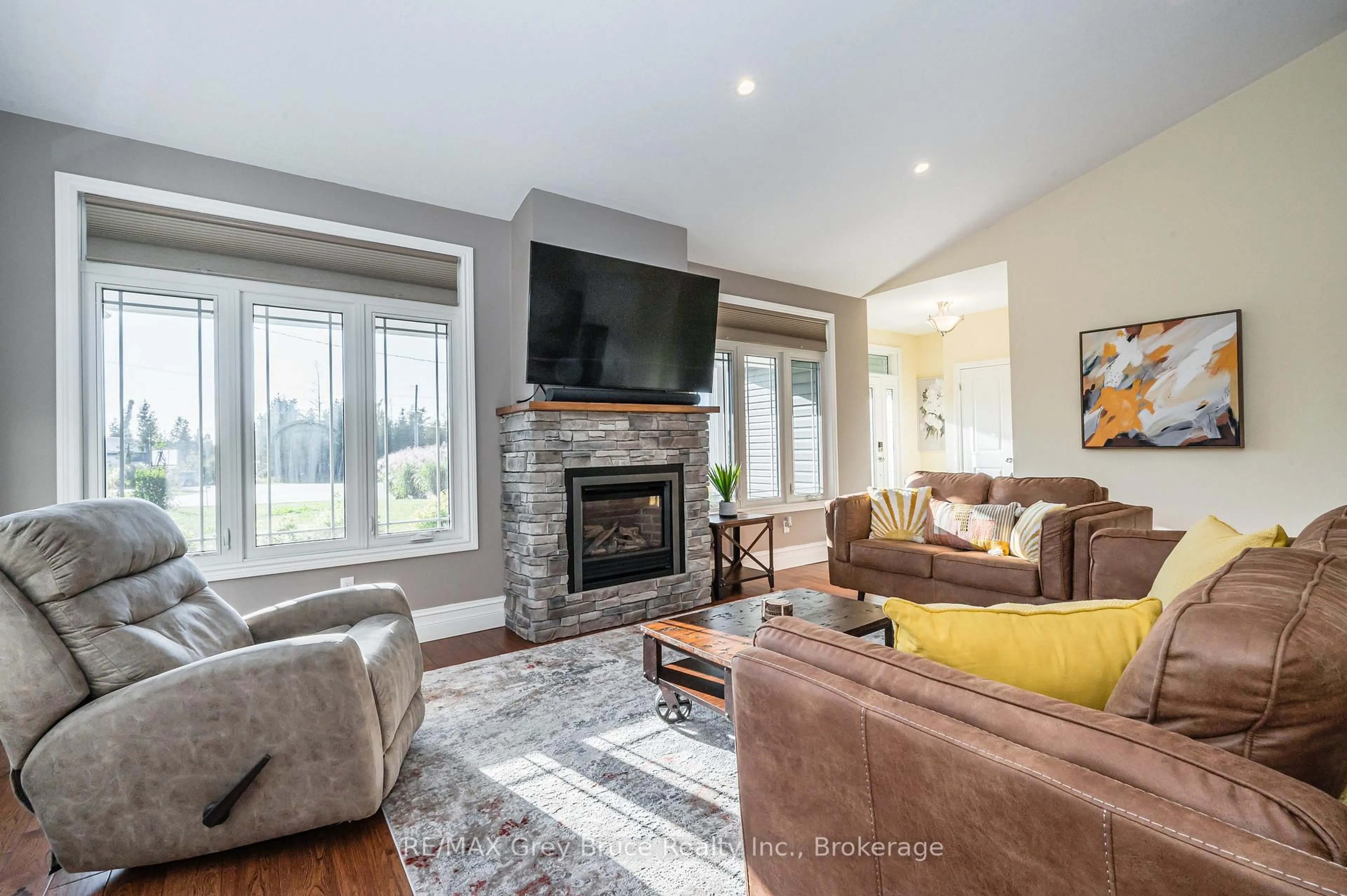 Living room with furniture, unknown for 10 WILLIAMSON Pl, South Bruce Peninsula Ontario N0H 2T0