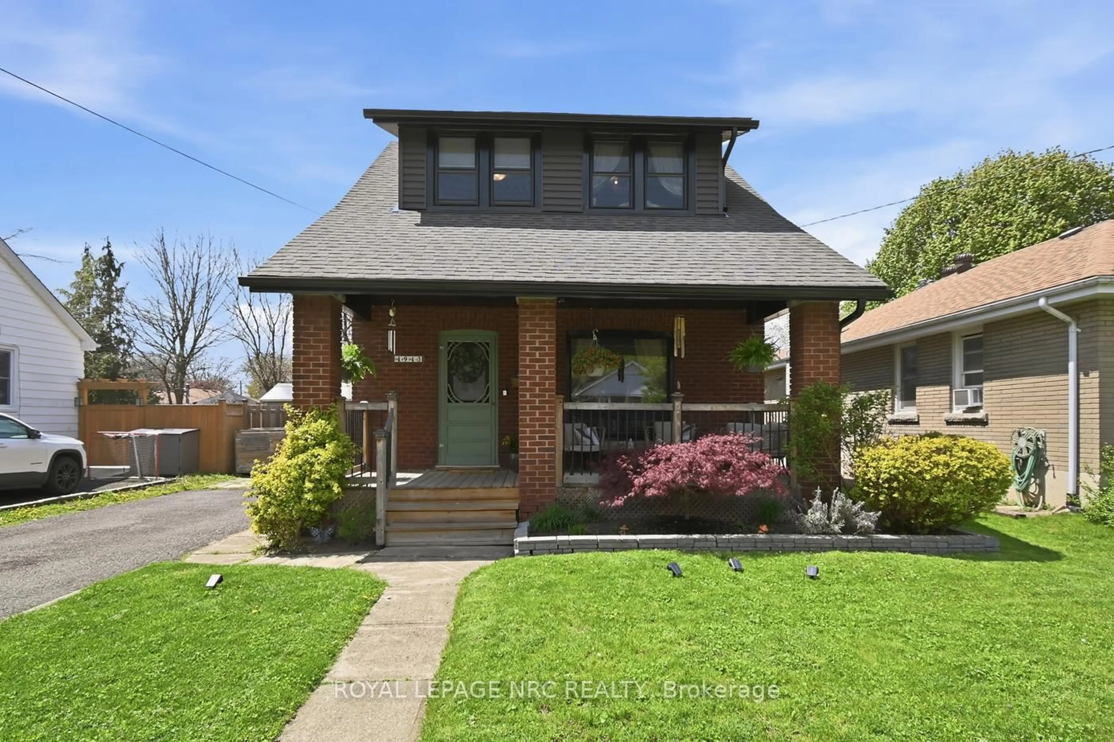 Home with brick exterior material, street for 4943 Duke Ave, Niagara Falls Ontario L2E 5B6