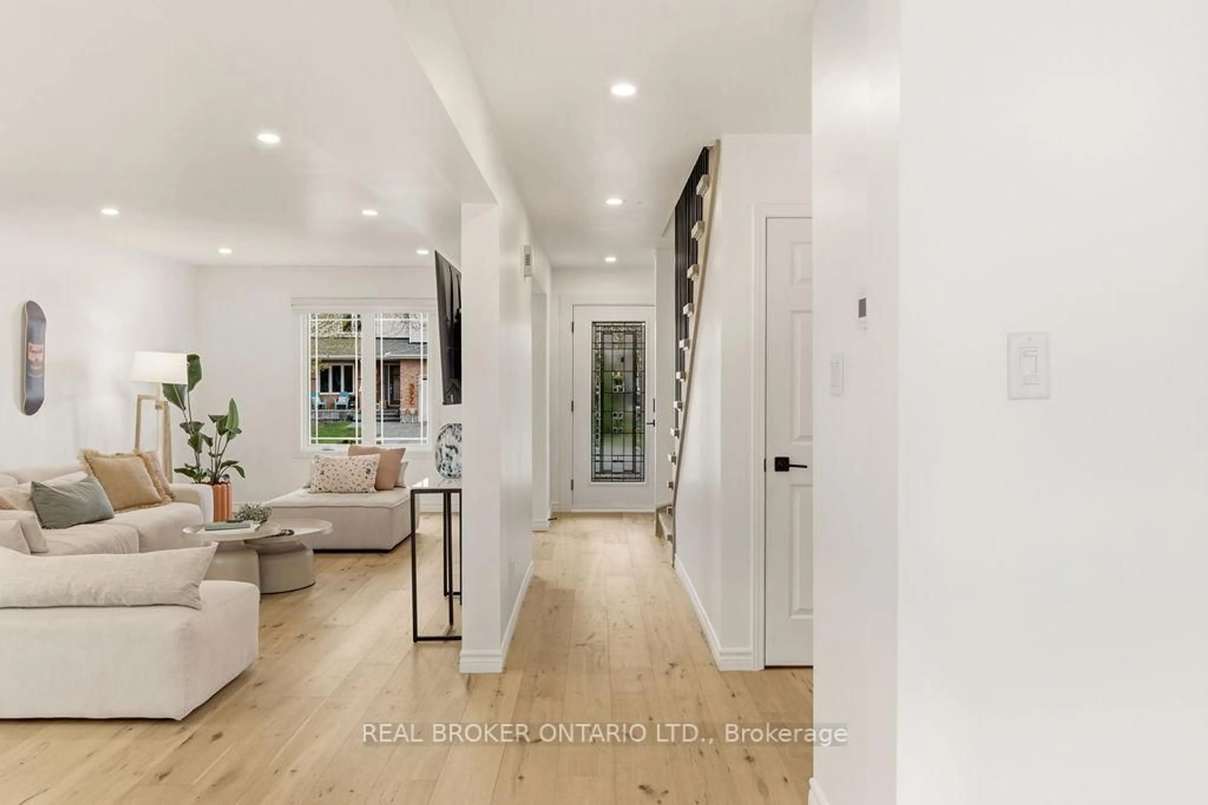 Indoor entryway for 386 Pauline Charron Pl, Ottawa Ontario K1L 8L3
