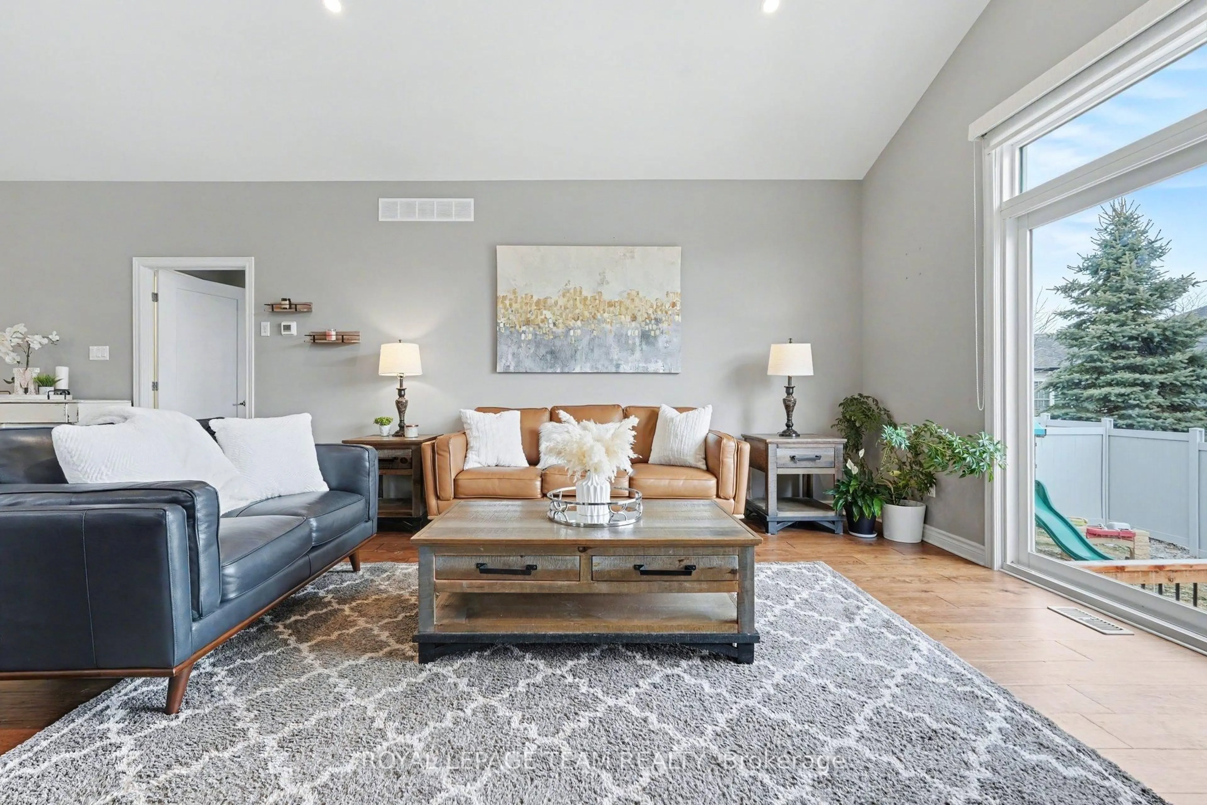 Living room with furniture, unknown for 855 Reaume St, Almonte Ontario K0A 1A0
