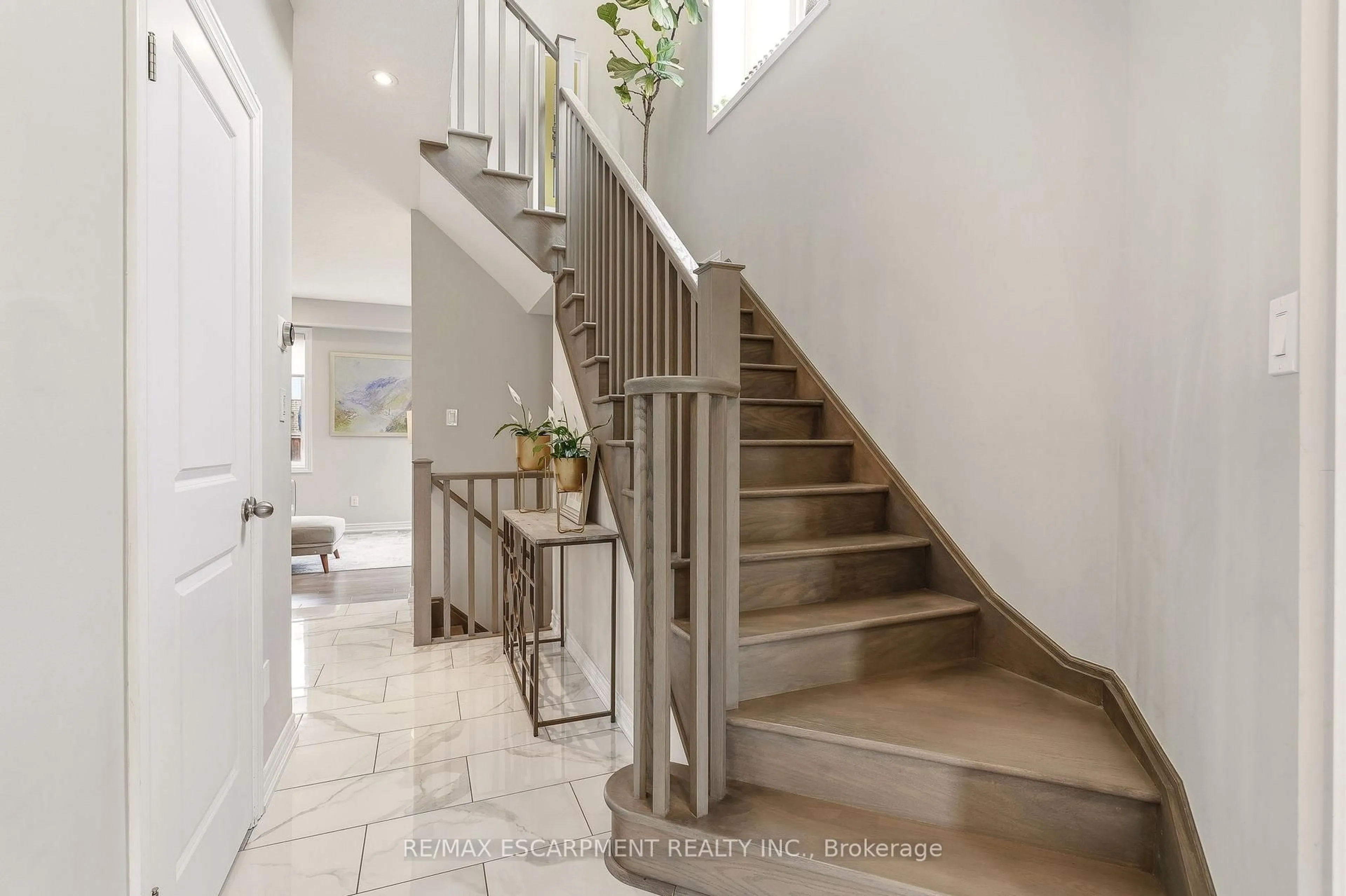 Stairs for 131 Sonoma Lane, Hamilton Ontario L8E 0J9