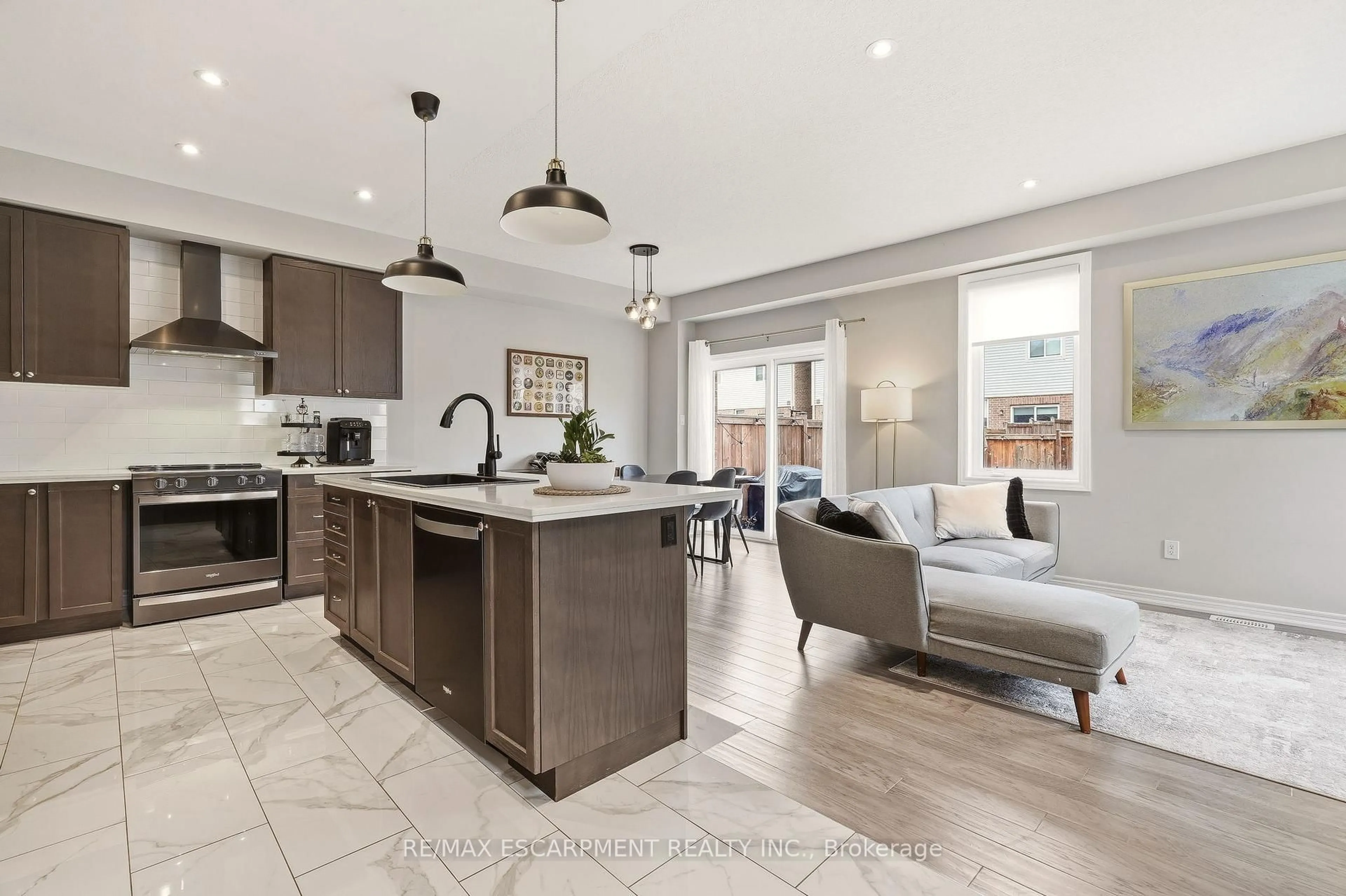 Open concept kitchen, ceramic/tile floor for 131 Sonoma Lane, Hamilton Ontario L8E 0J9