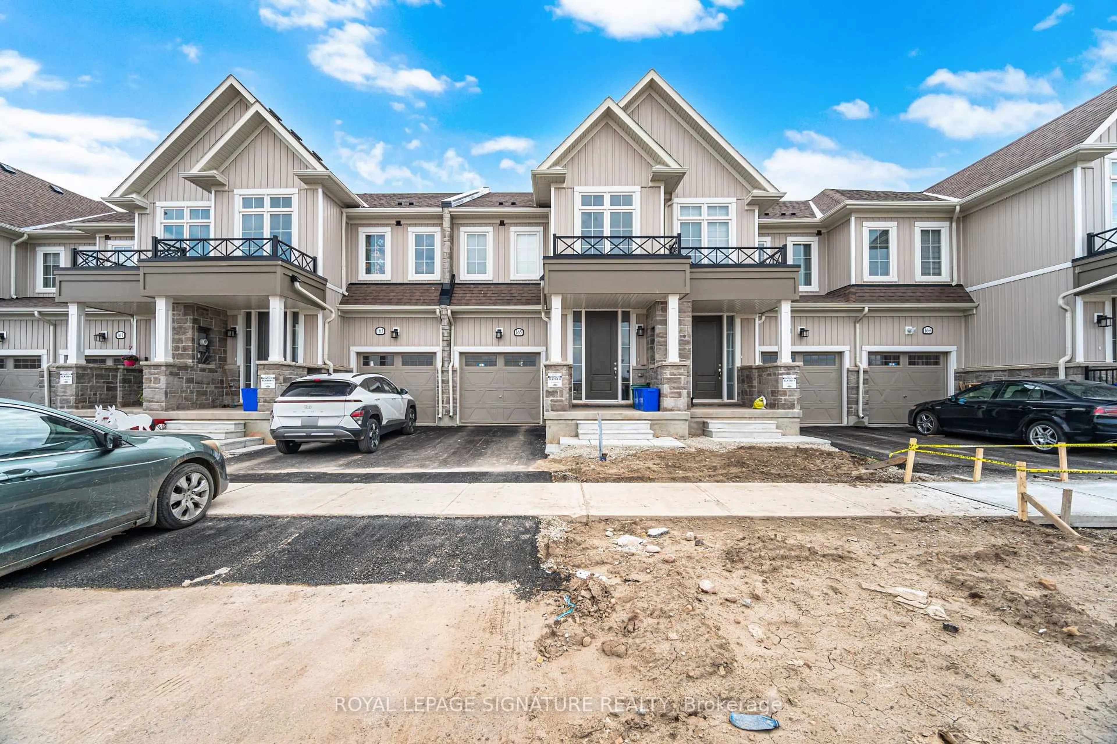 Unknown for 165 Gear Ave, Erin Ontario N0B 1T0