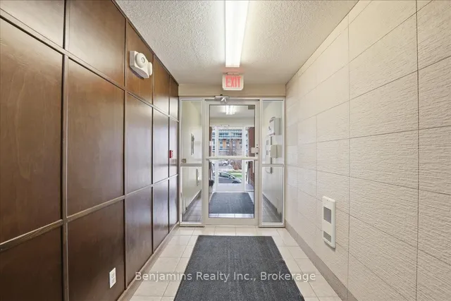 250 Lester St #401, Waterloo 4