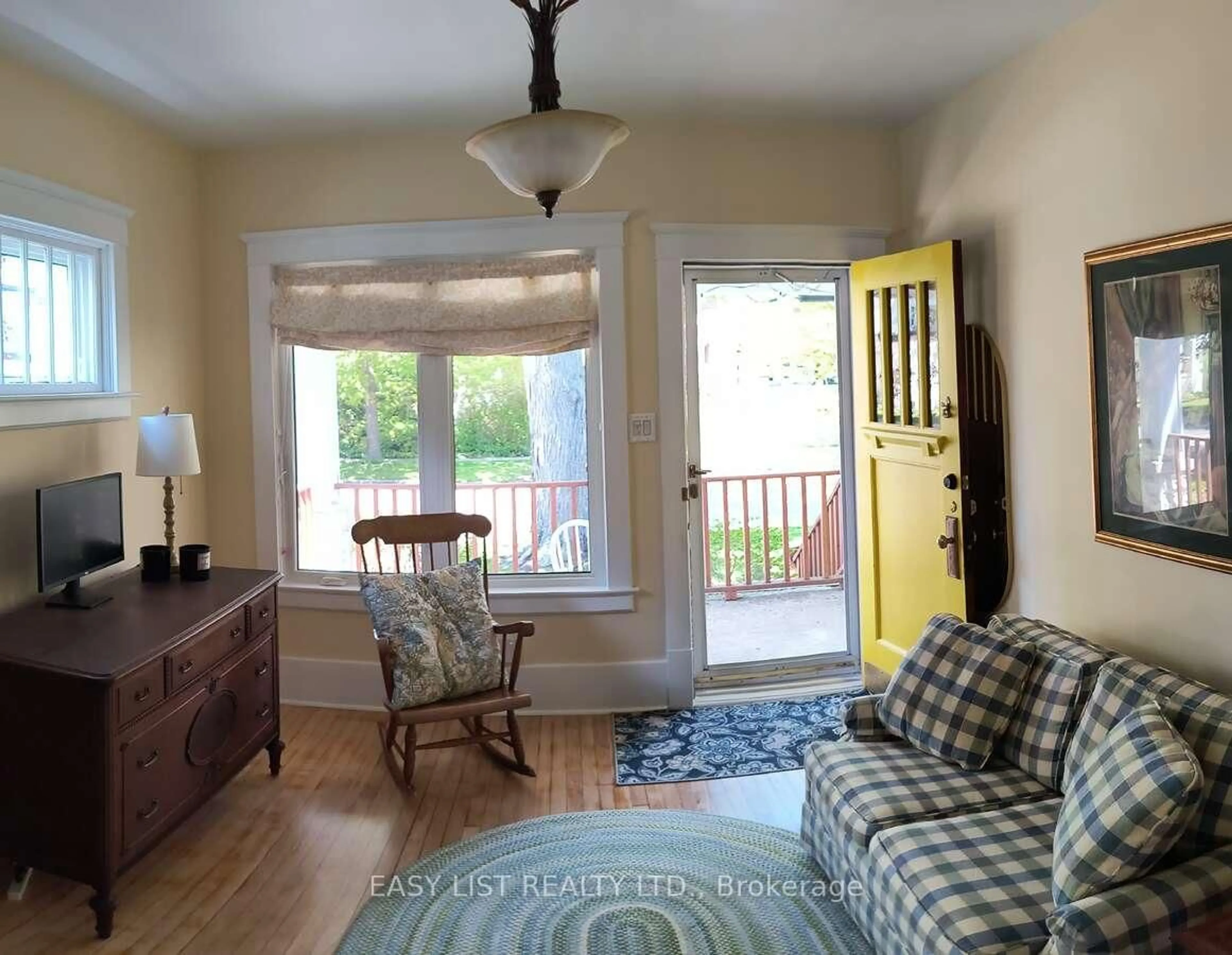 Living room with furniture, unknown for 114 College Ave, Sarnia Ontario N7T 6A9