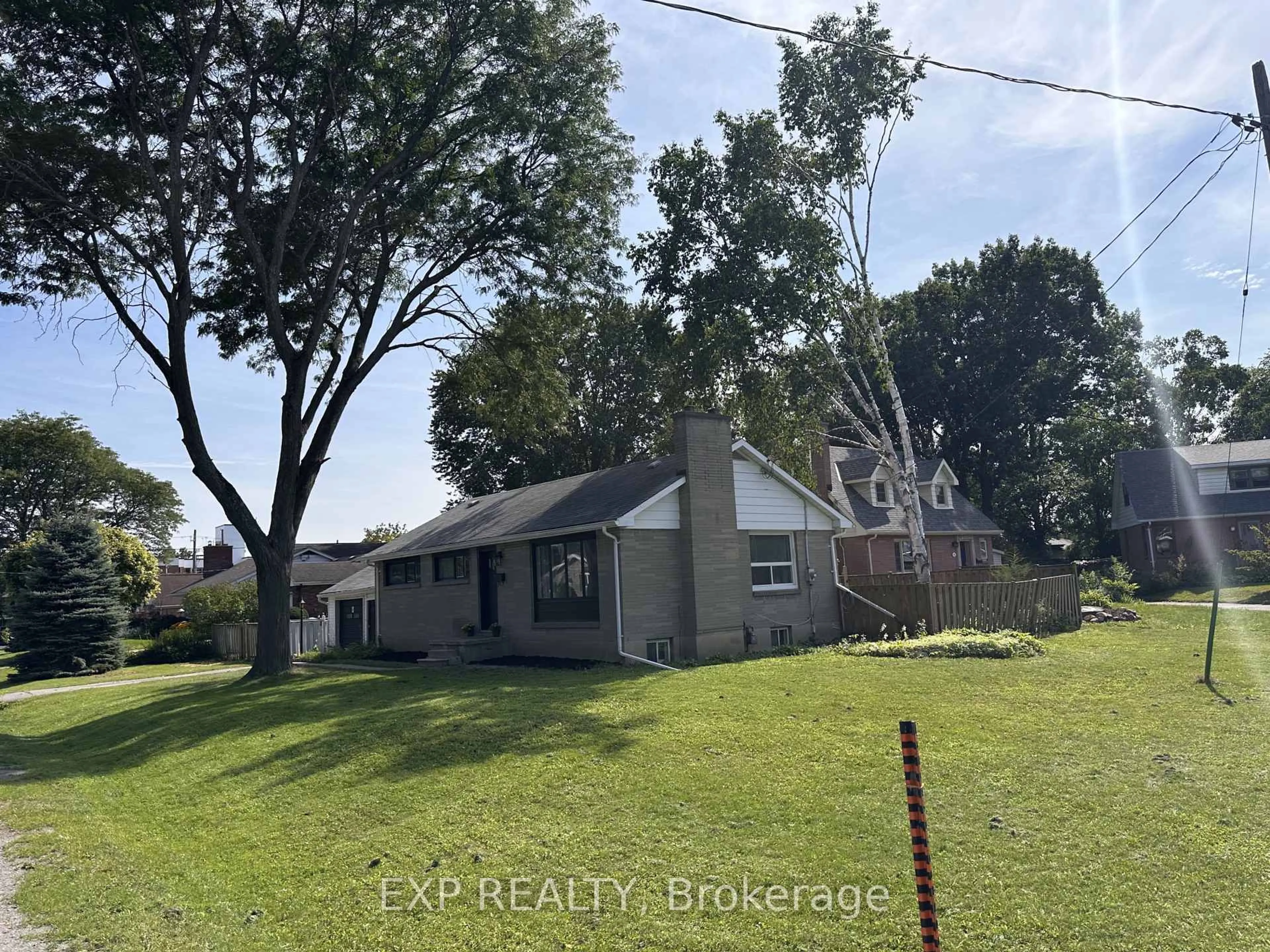 A pic from outside/outdoor area/front of a property/back of a property/a pic from drone, unknown for 6 Woodland Acre, Belleville Ontario K8N 4K1