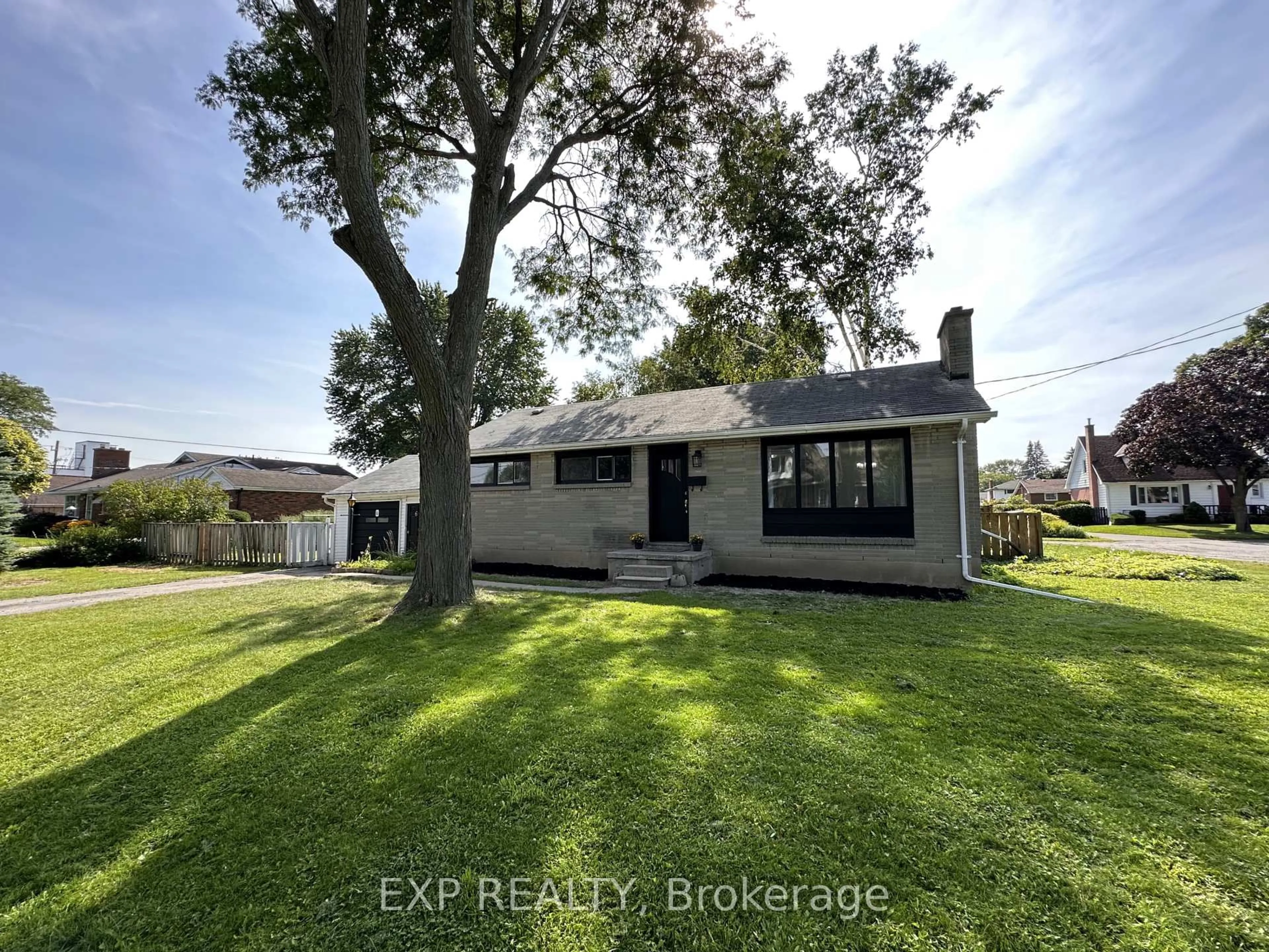 A pic from outside/outdoor area/front of a property/back of a property/a pic from drone, street for 6 Woodland Acre, Belleville Ontario K8N 4K1
