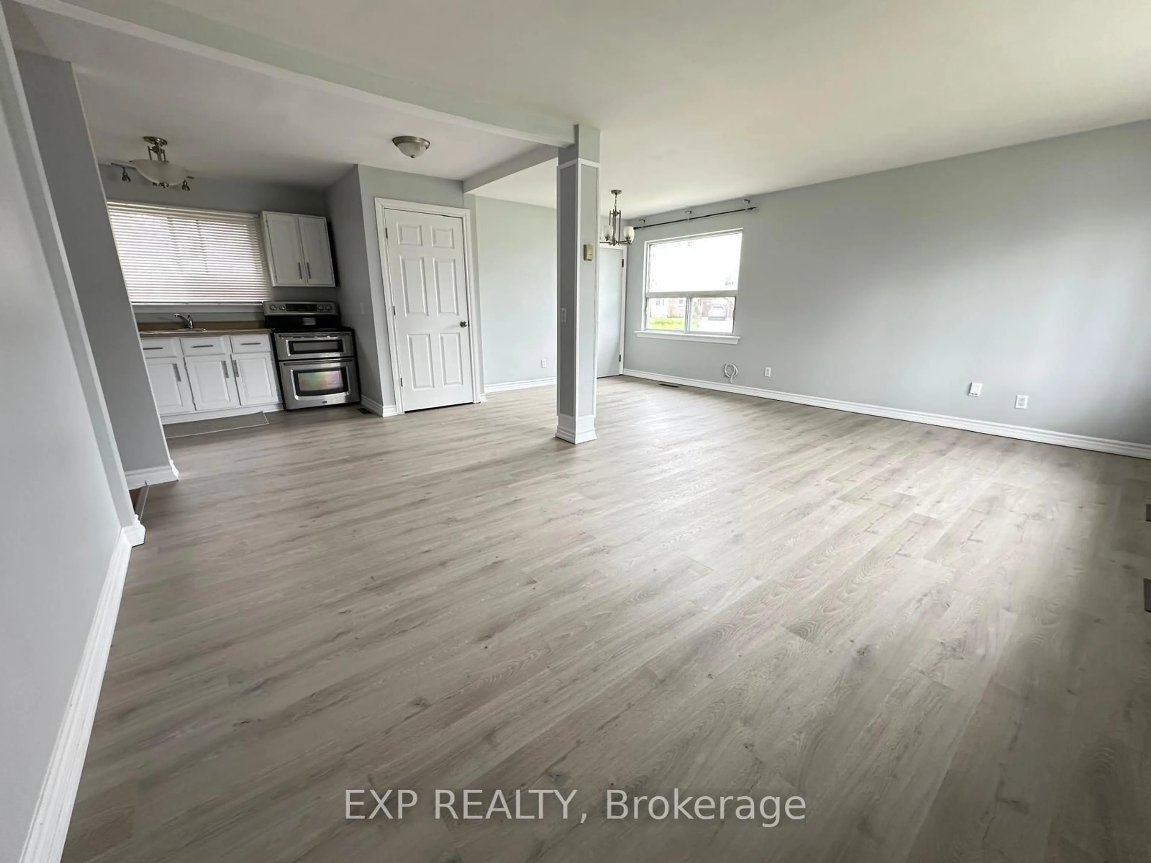 A pic of a room for 6 Woodland Acre, Belleville Ontario K8N 4K1