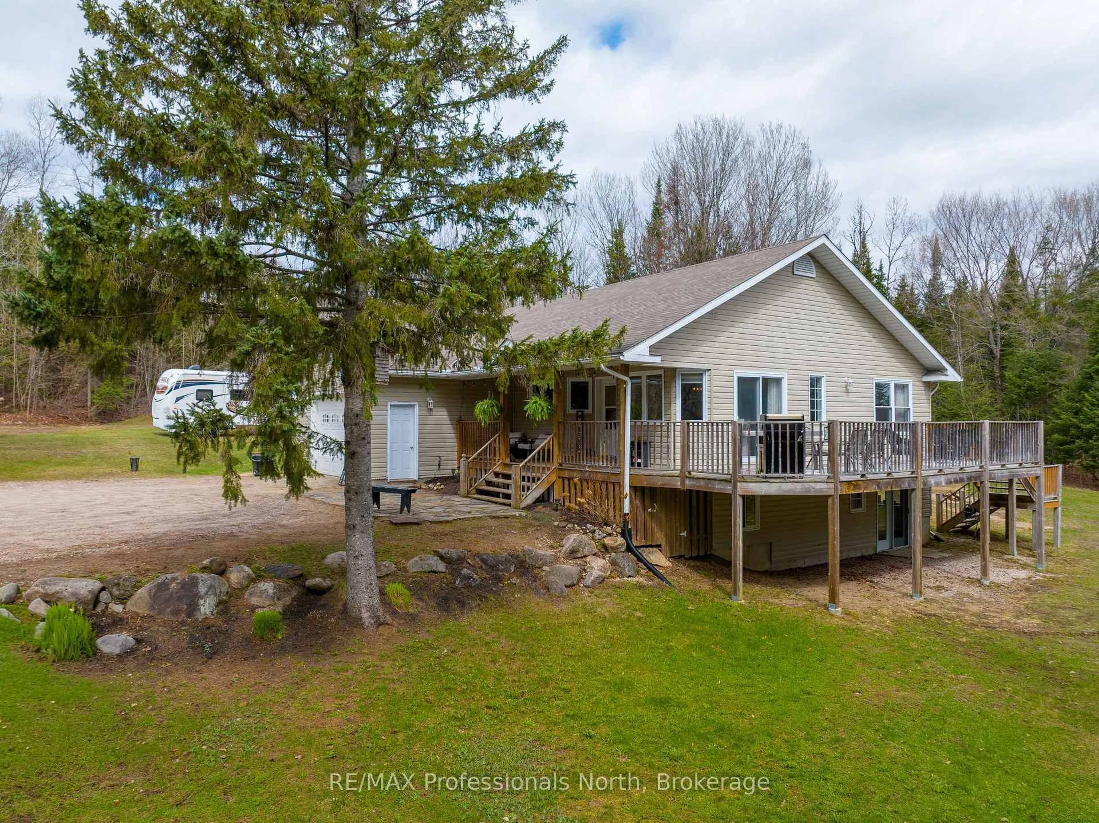 A pic from outside/outdoor area/front of a property/back of a property/a pic from drone, water/lake/river/ocean view for 167 Old Government Rd, Perry Ontario P0A 1J0