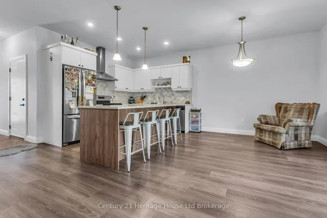 360 Quarter Town Line #102, Tillsonburg 3