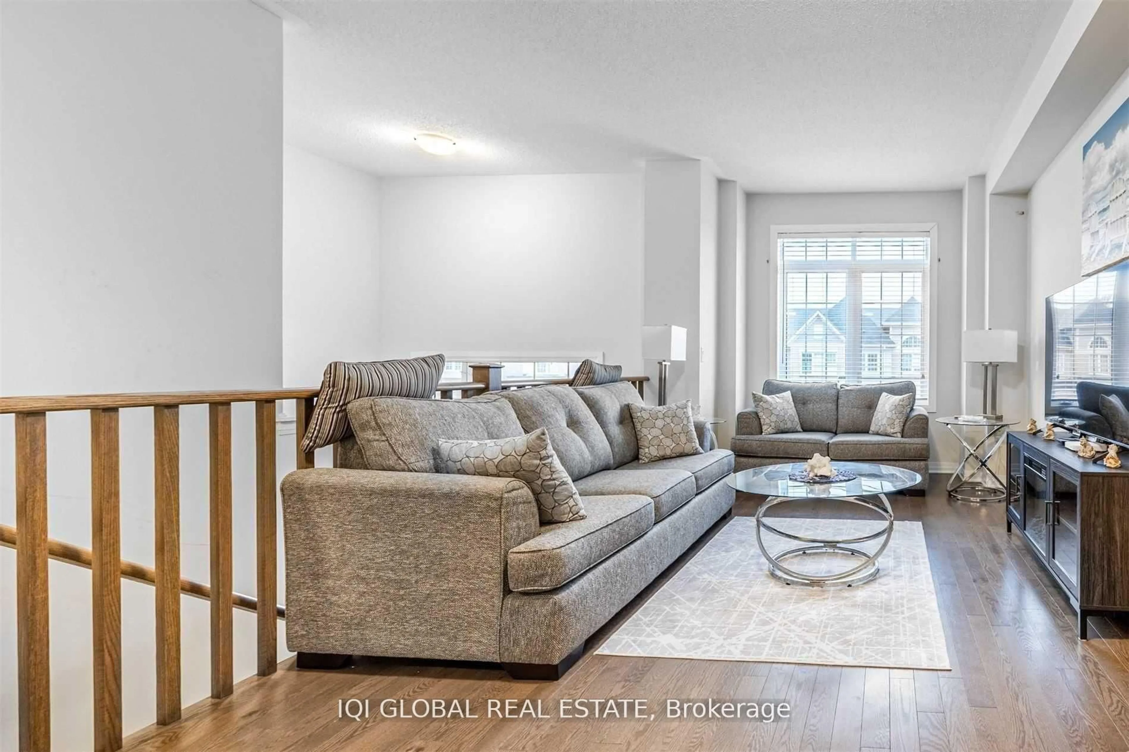 Living room with furniture, unknown for 4084 Fracchioni Dr, Lincoln Ontario L0R 1B4